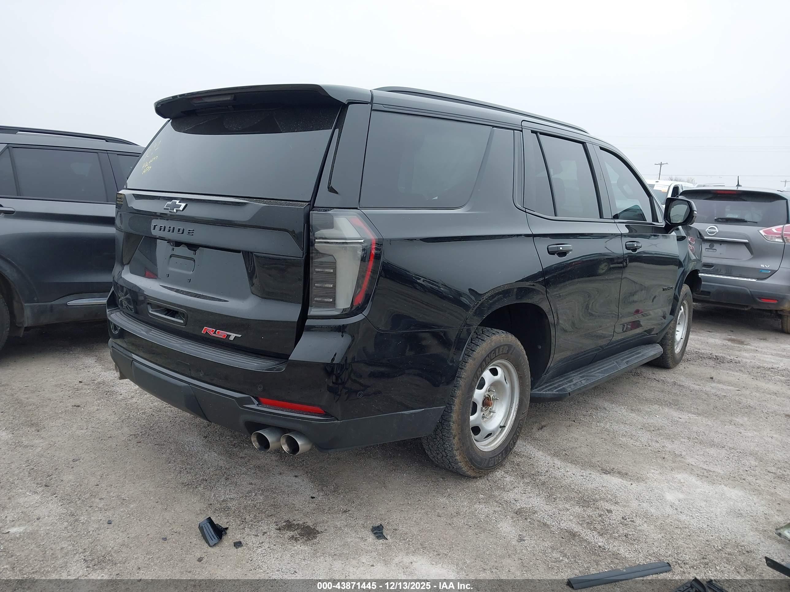 CHEVROLET TAHOE image 4