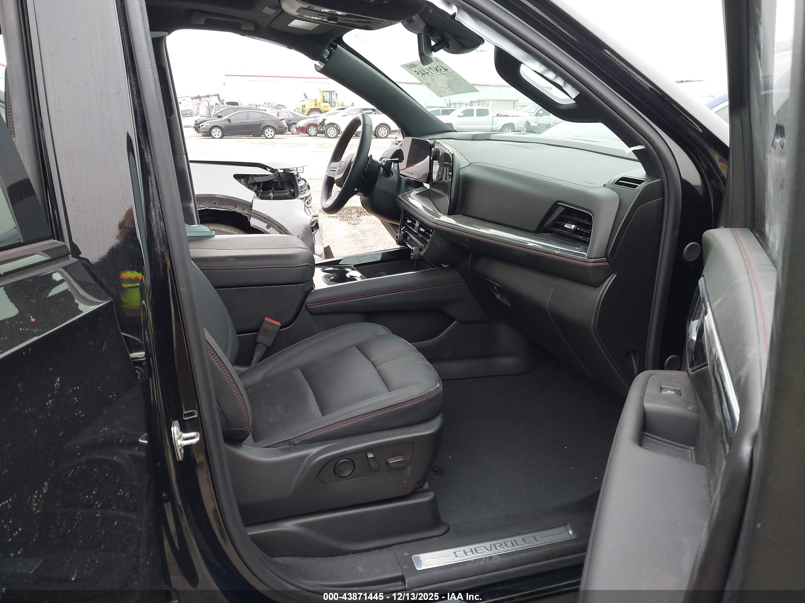 CHEVROLET TAHOE image 5