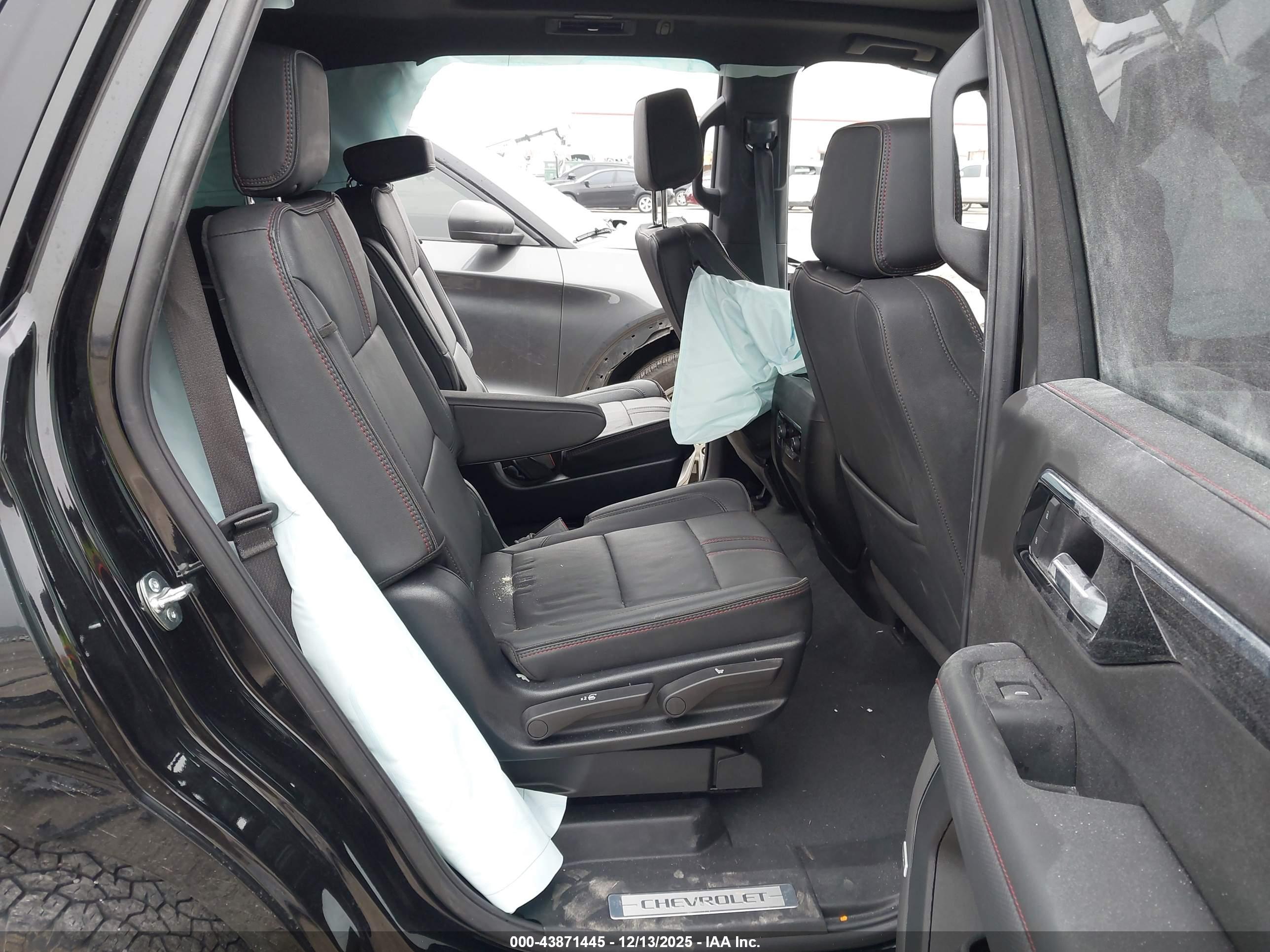 CHEVROLET TAHOE image 8
