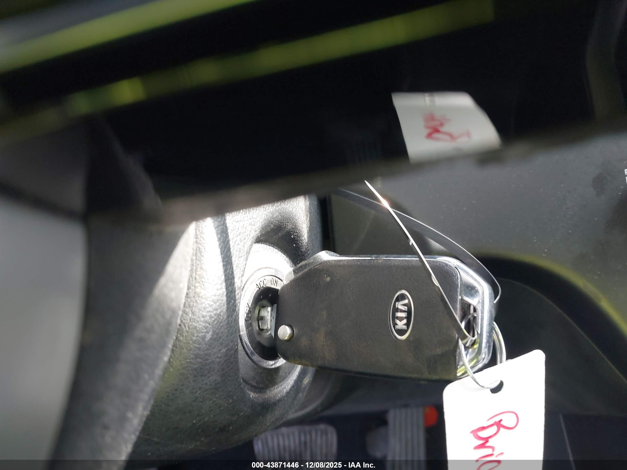 KIA SPORTAGE image 11