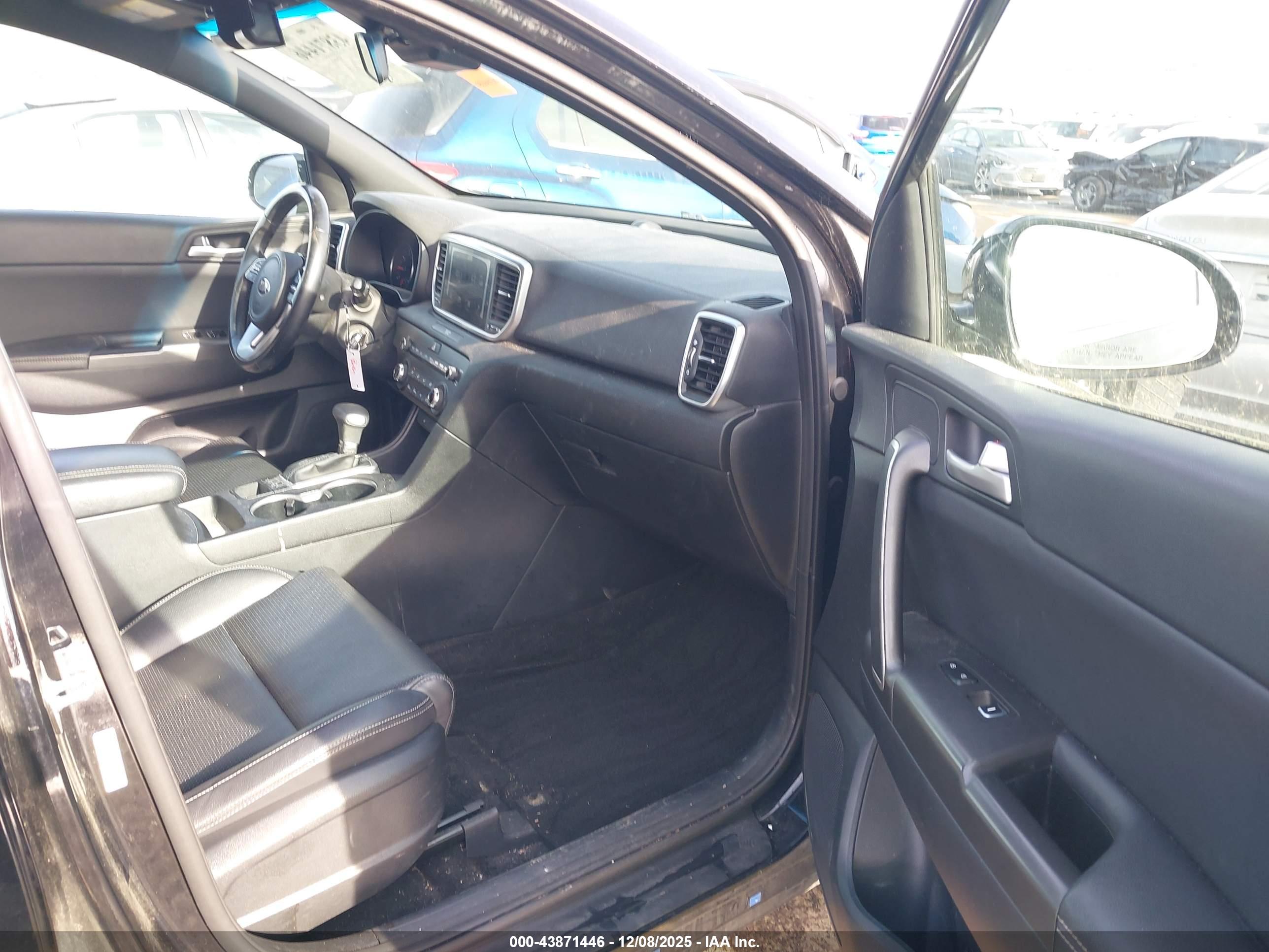 KIA SPORTAGE image 5