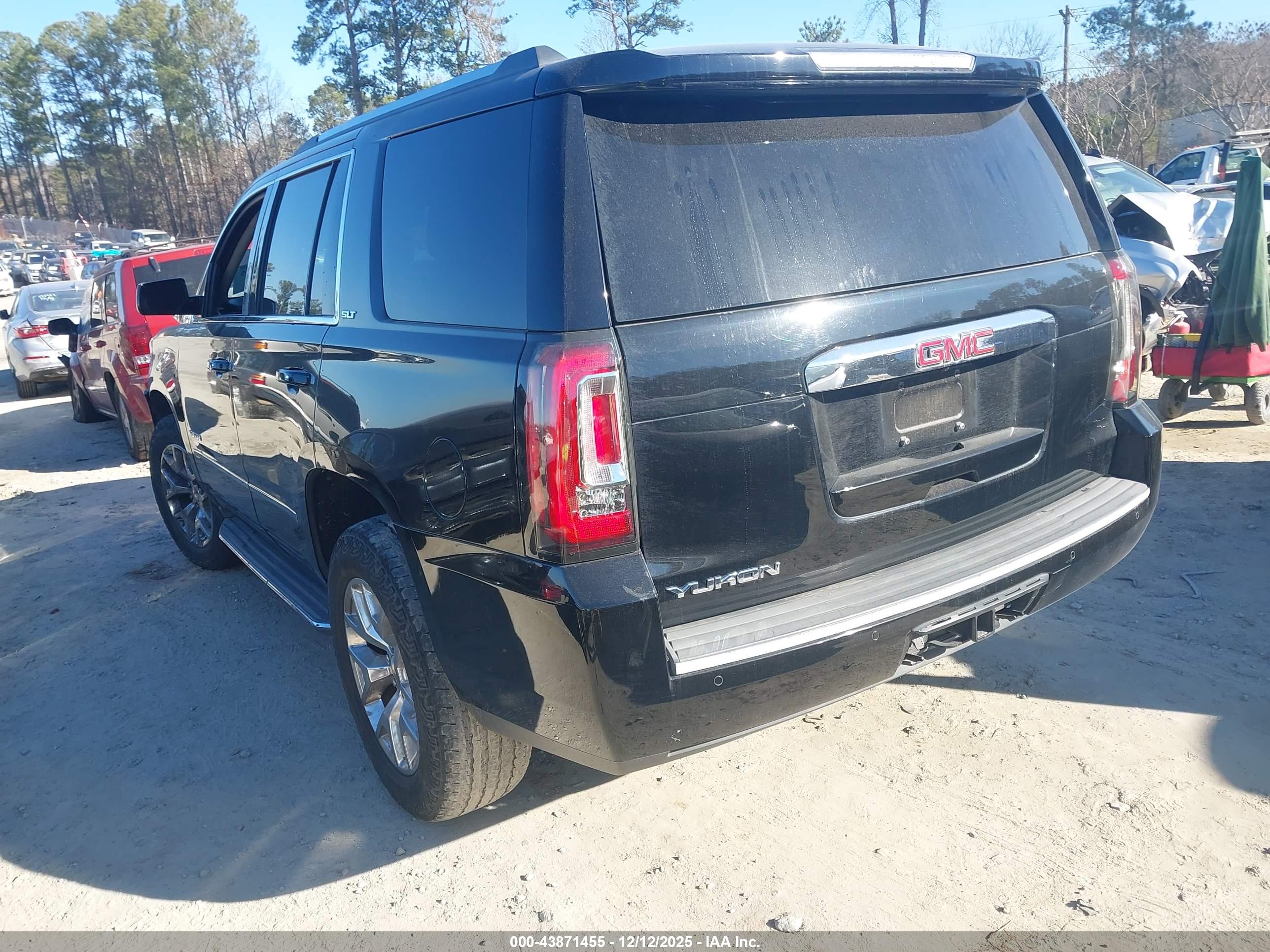 GMC YUKON image 3
