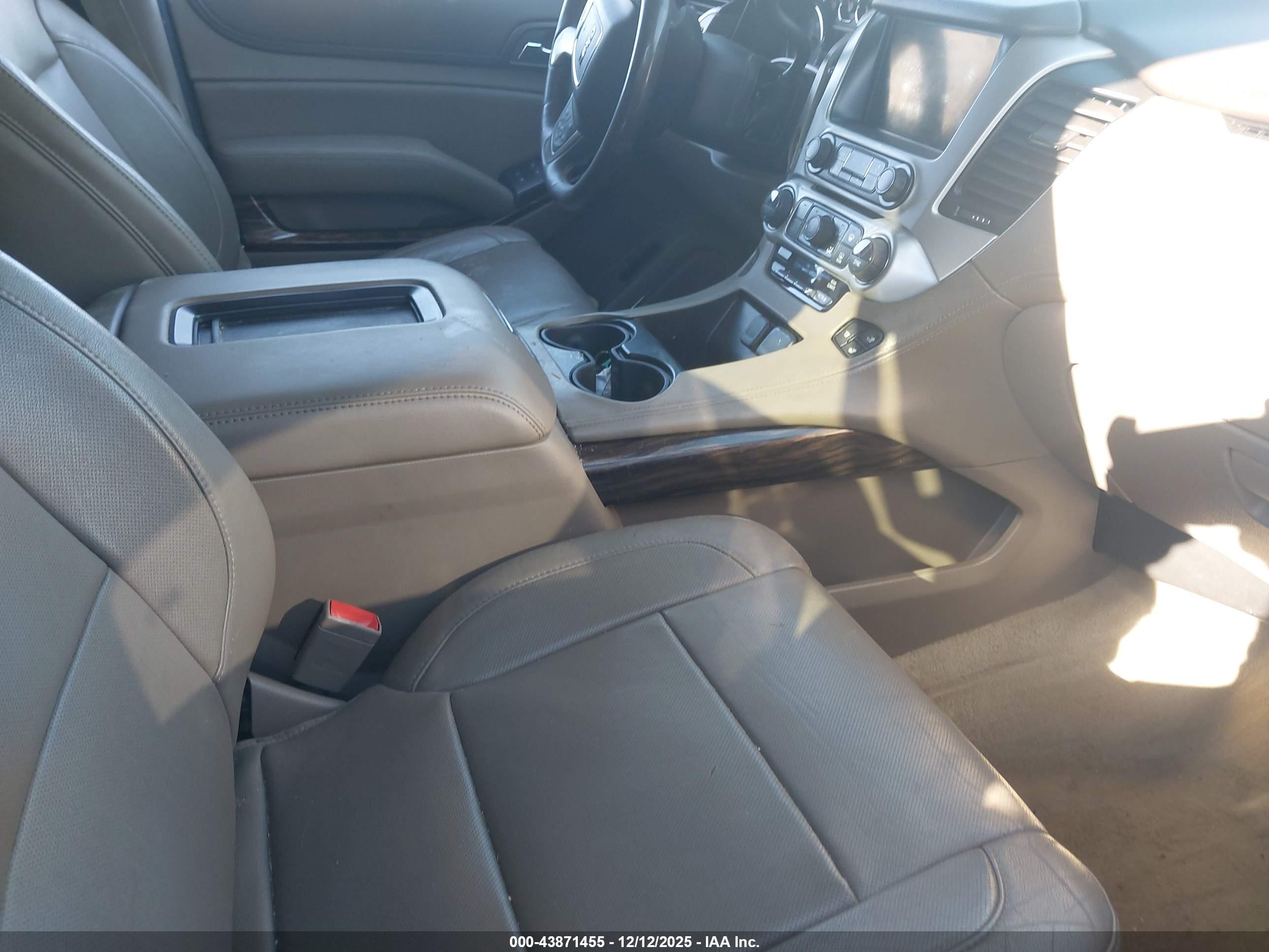GMC YUKON image 5