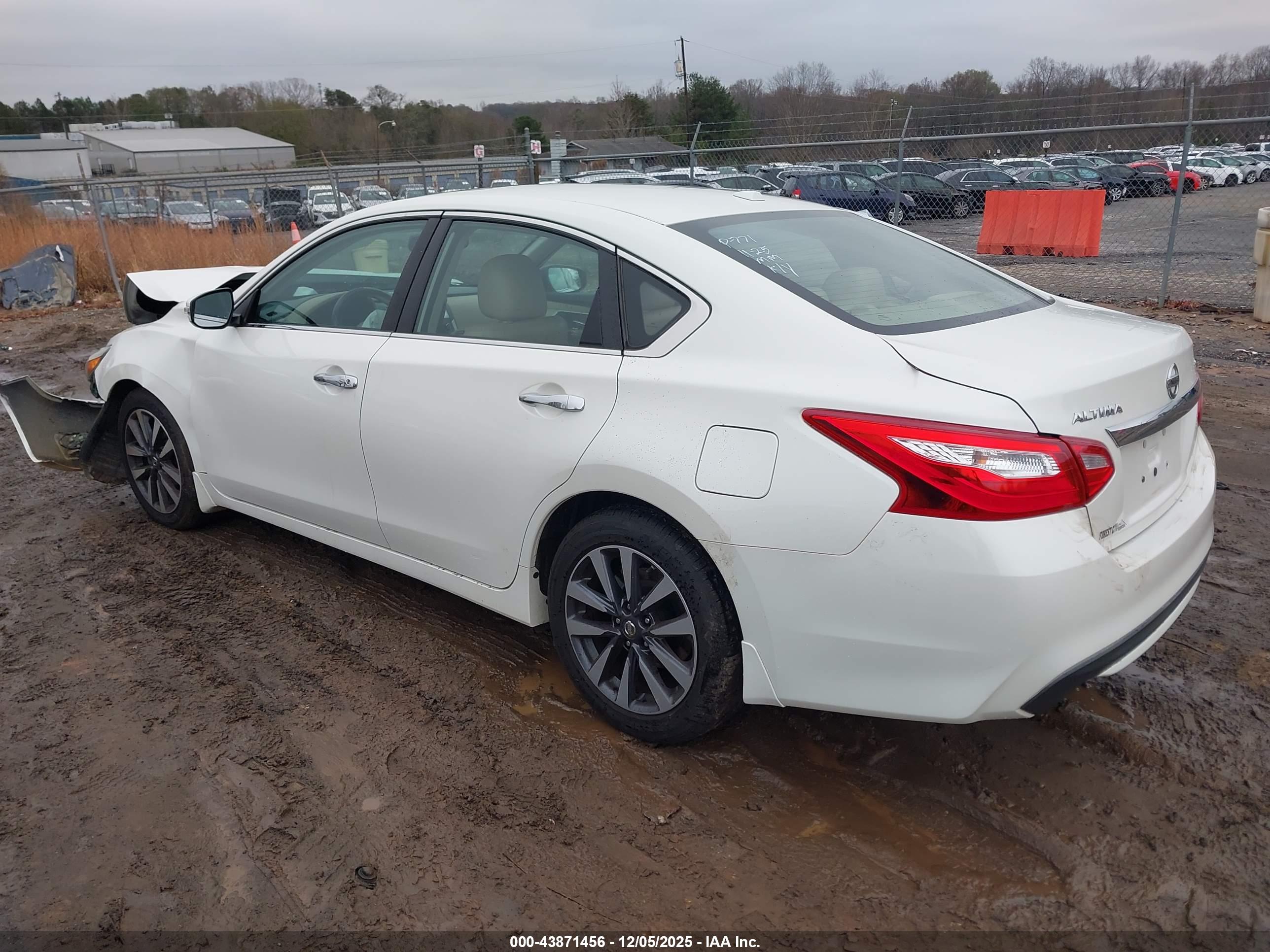 NISSAN ALTIMA image 3