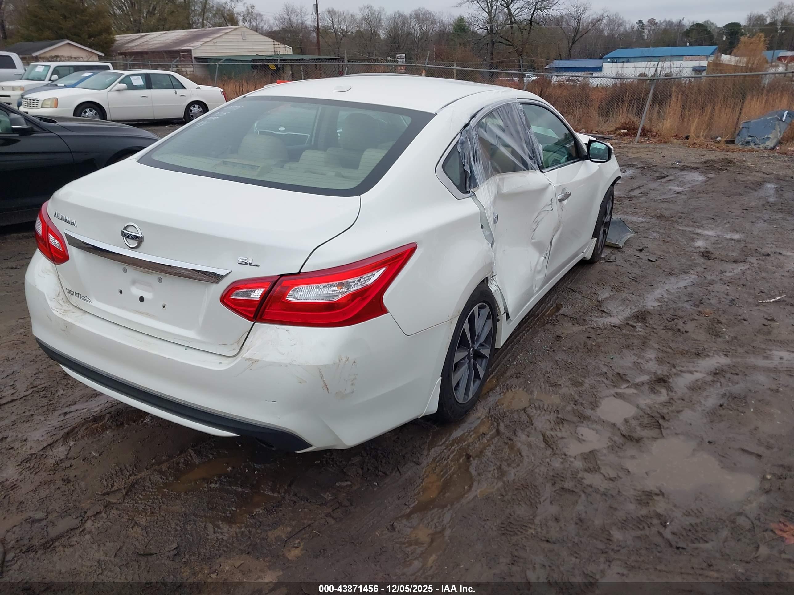 NISSAN ALTIMA image 4