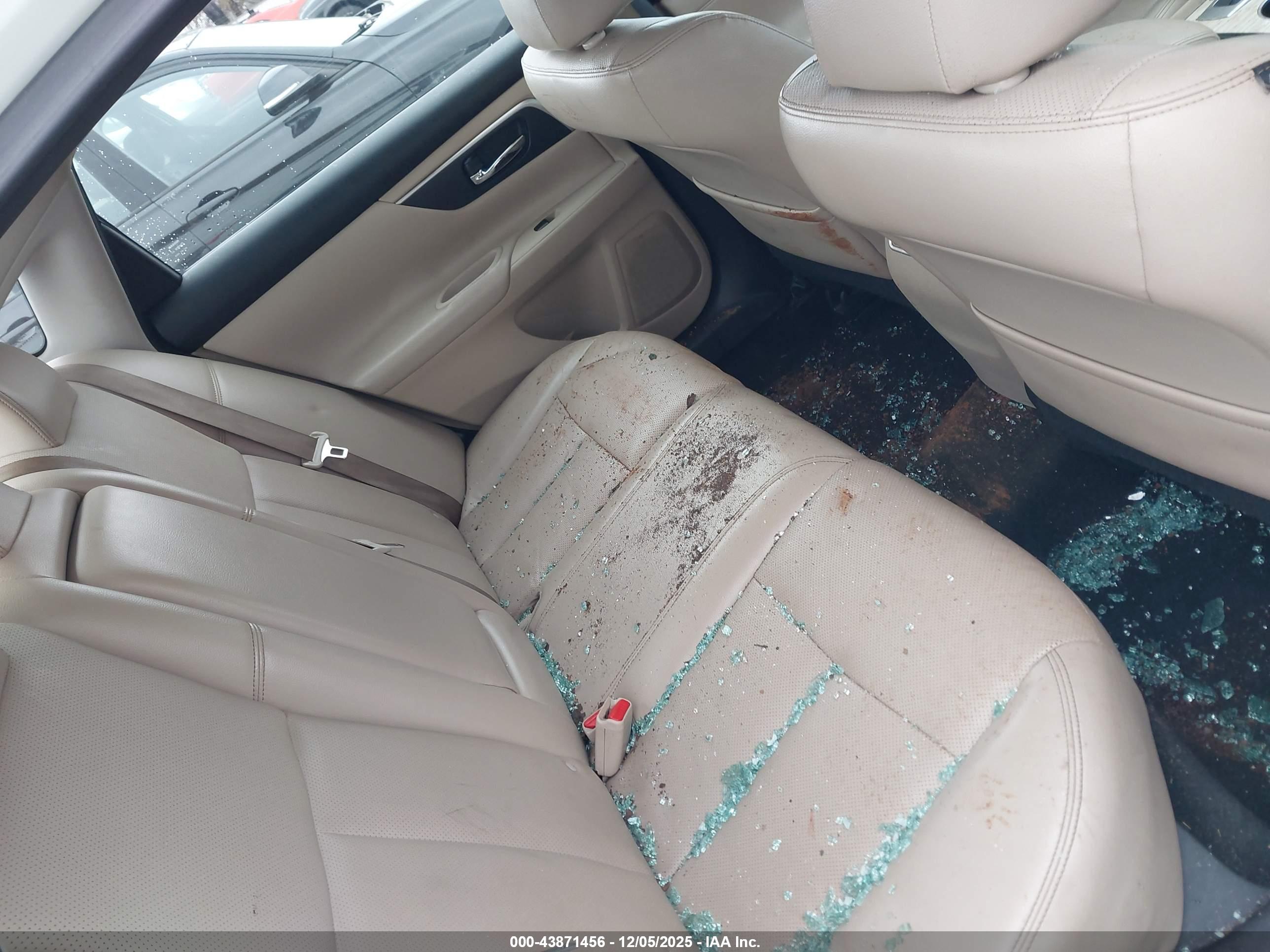 NISSAN ALTIMA image 8