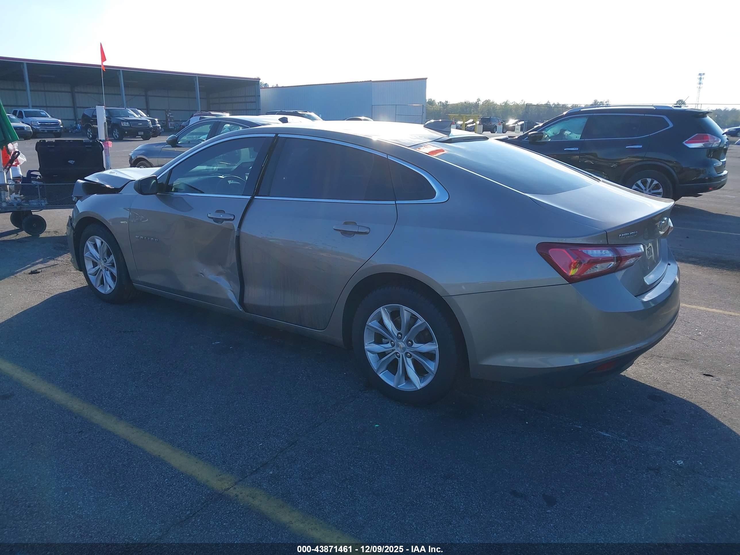 CHEVROLET MALIBU image 3