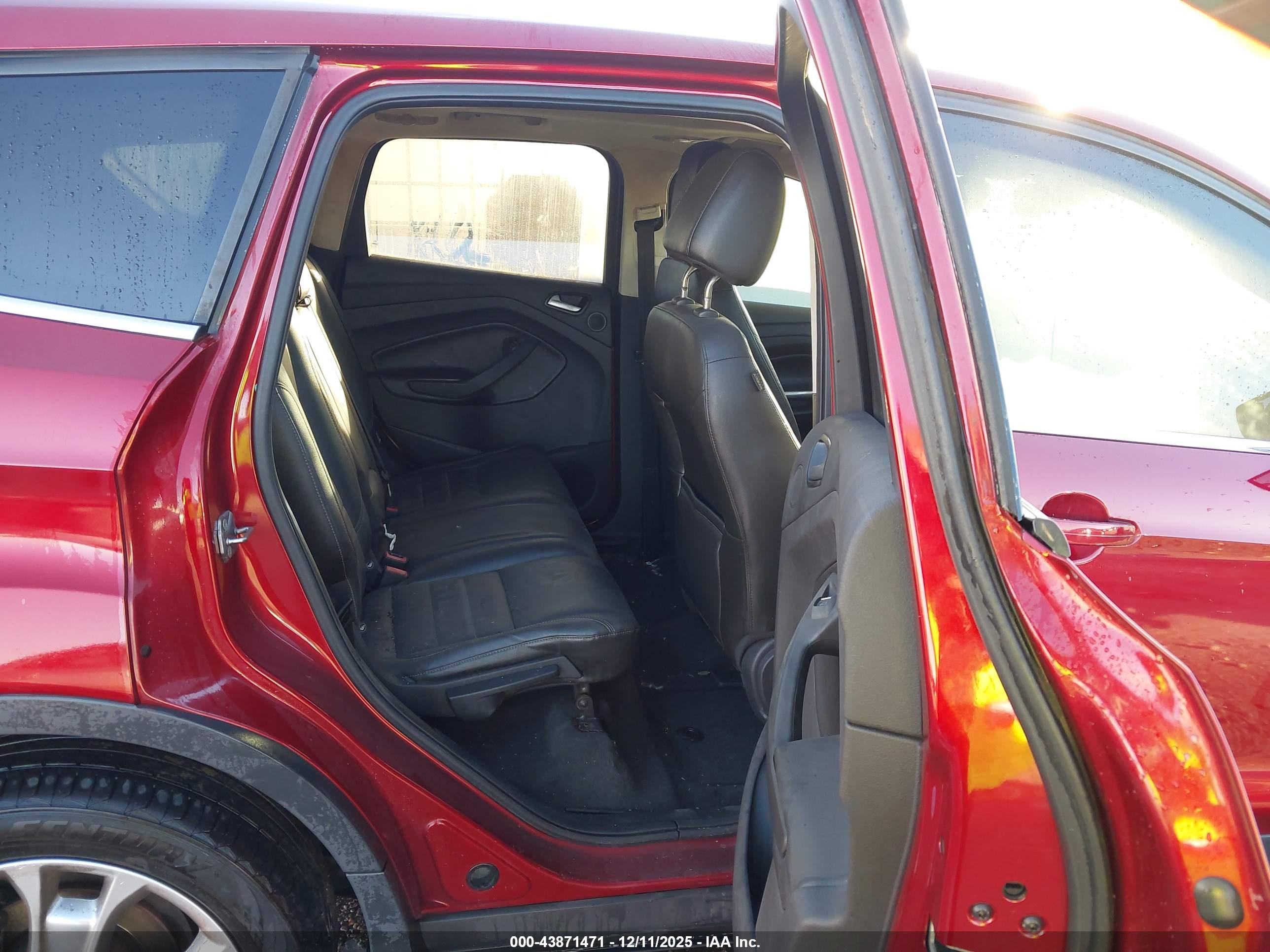 FORD ESCAPE image 8