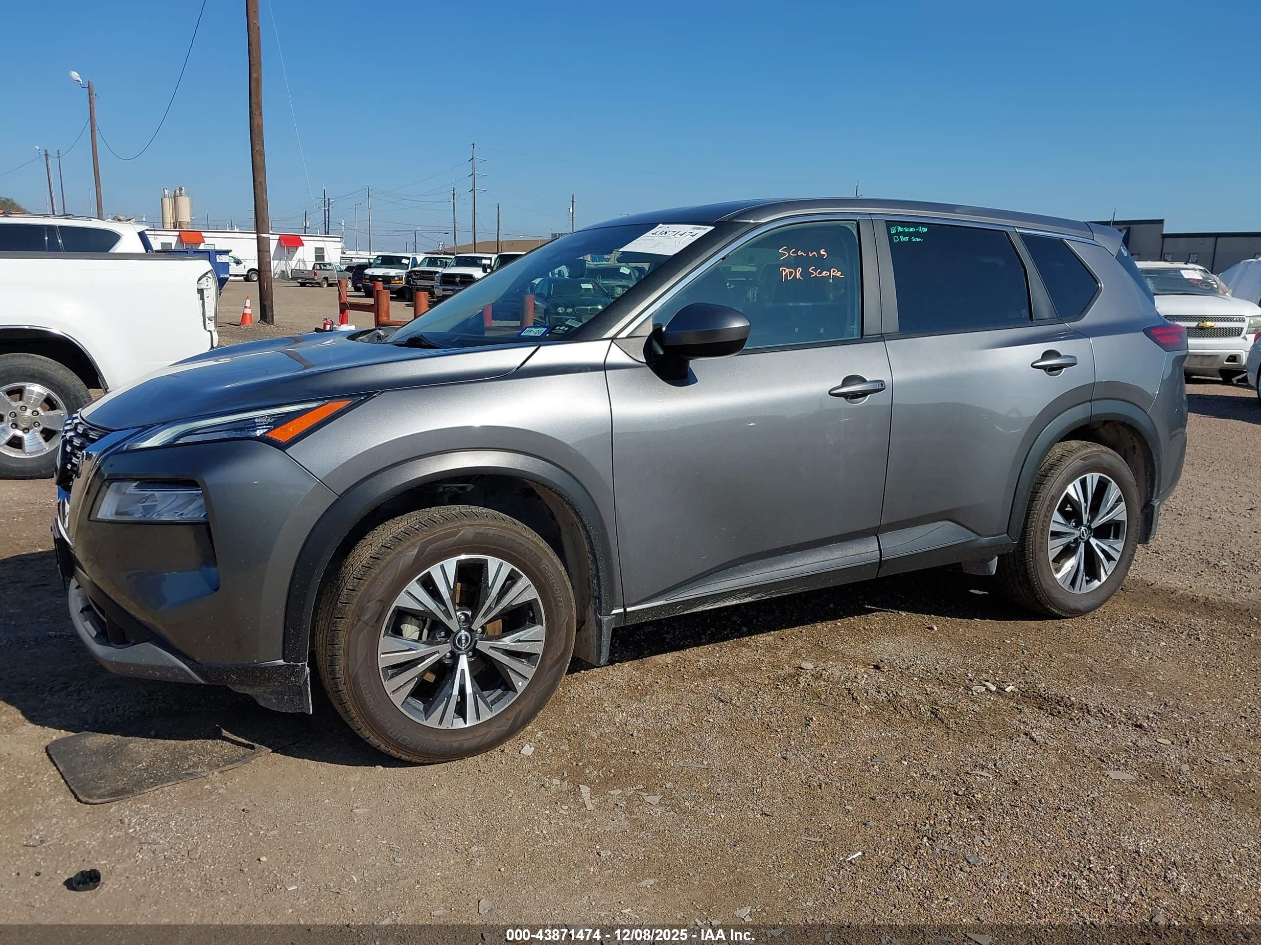 NISSAN ROGUE image 2