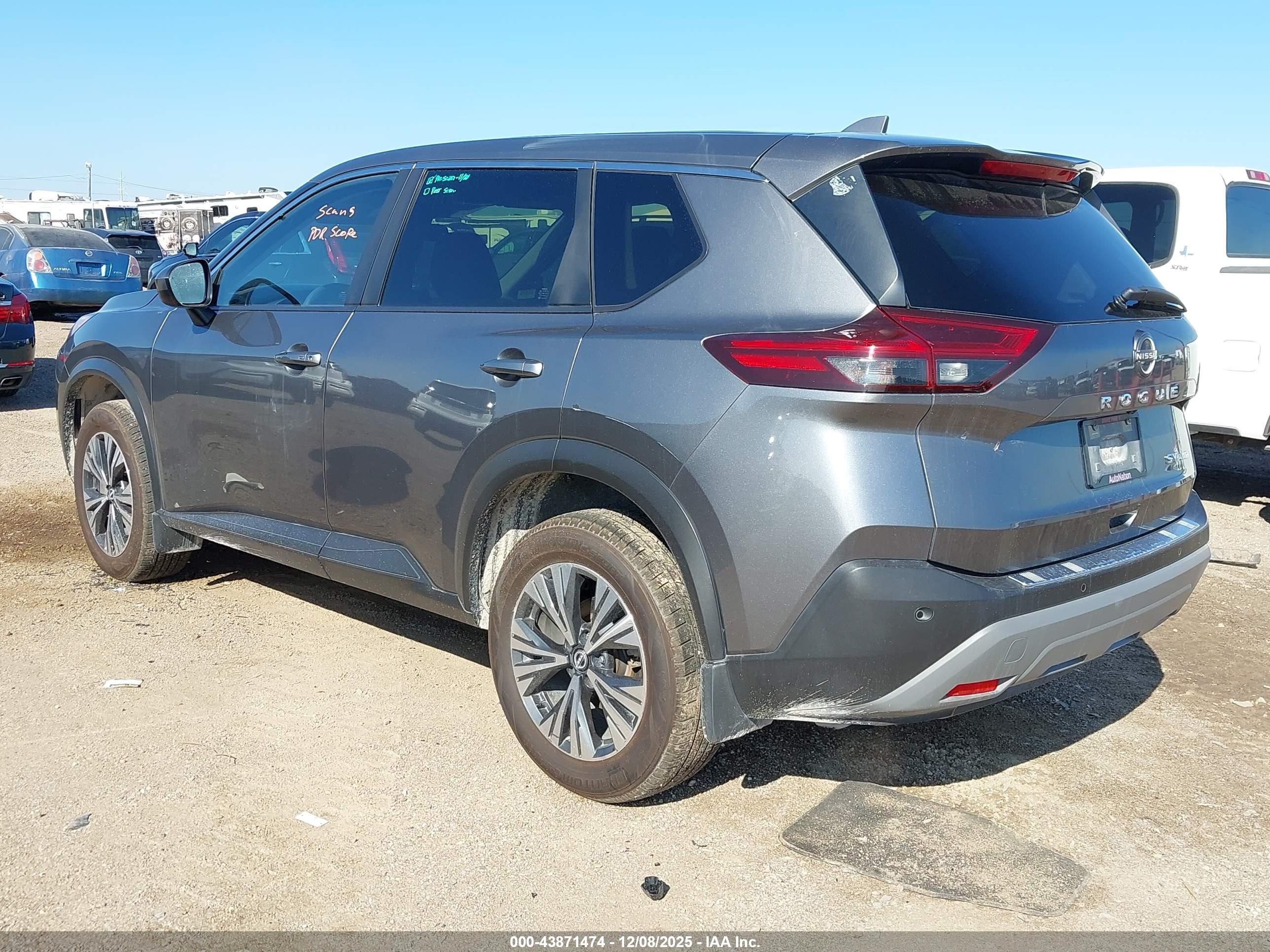 NISSAN ROGUE image 3