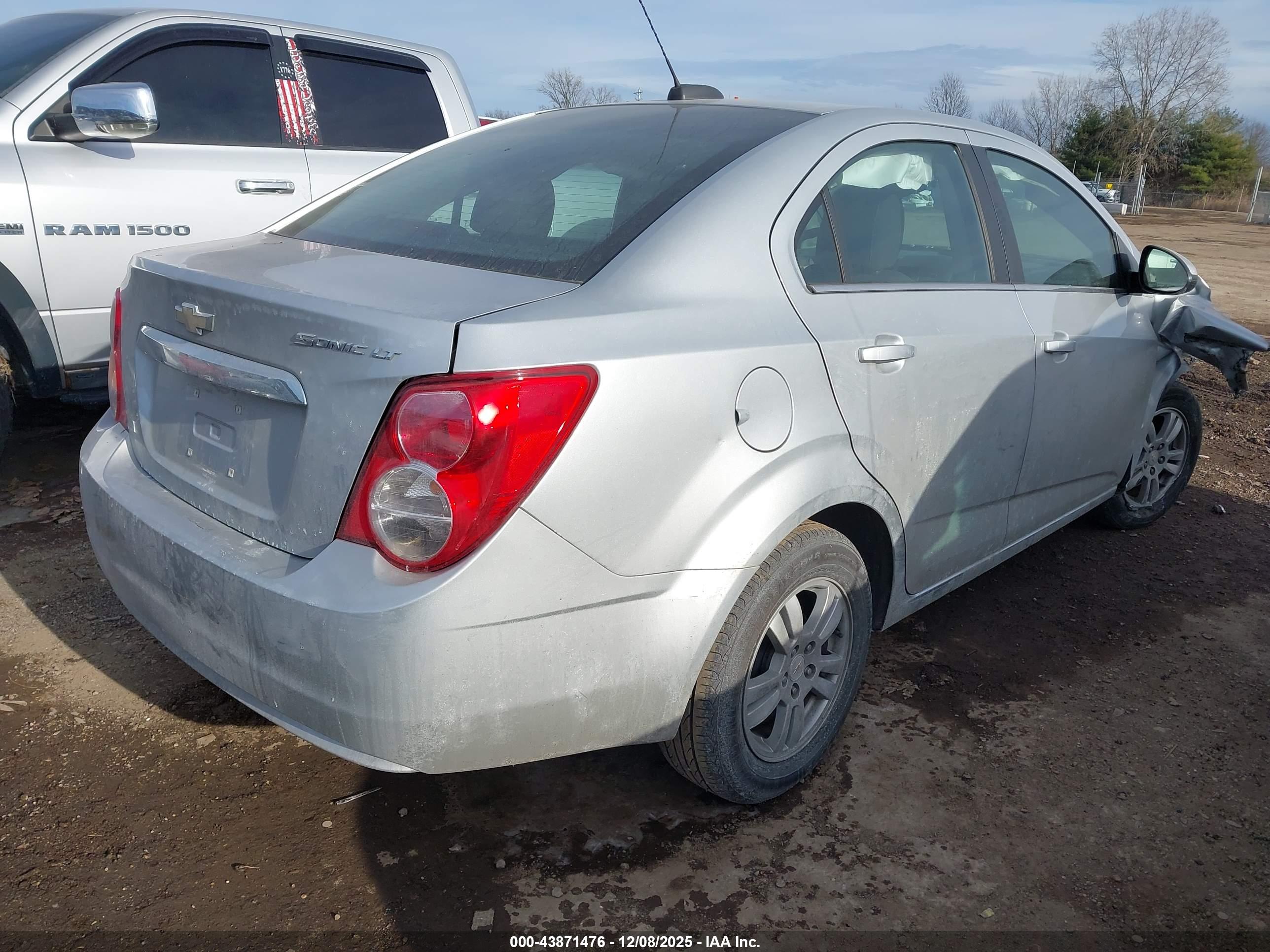 CHEVROLET SONIC image 4