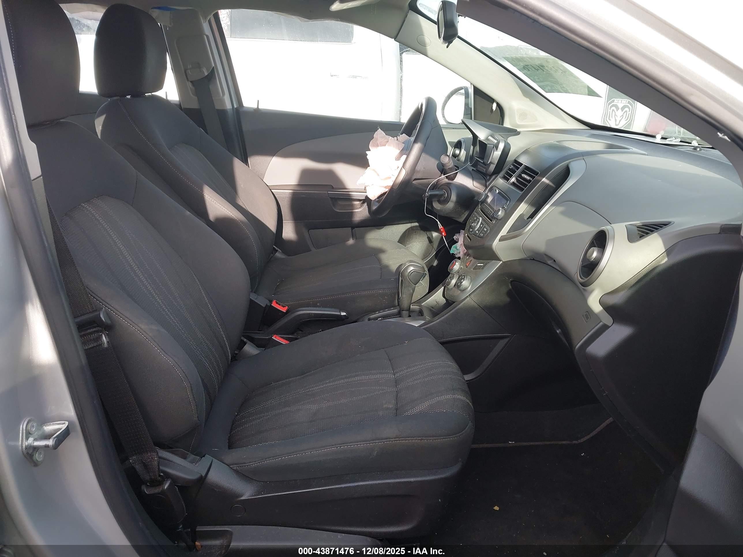 CHEVROLET SONIC image 5