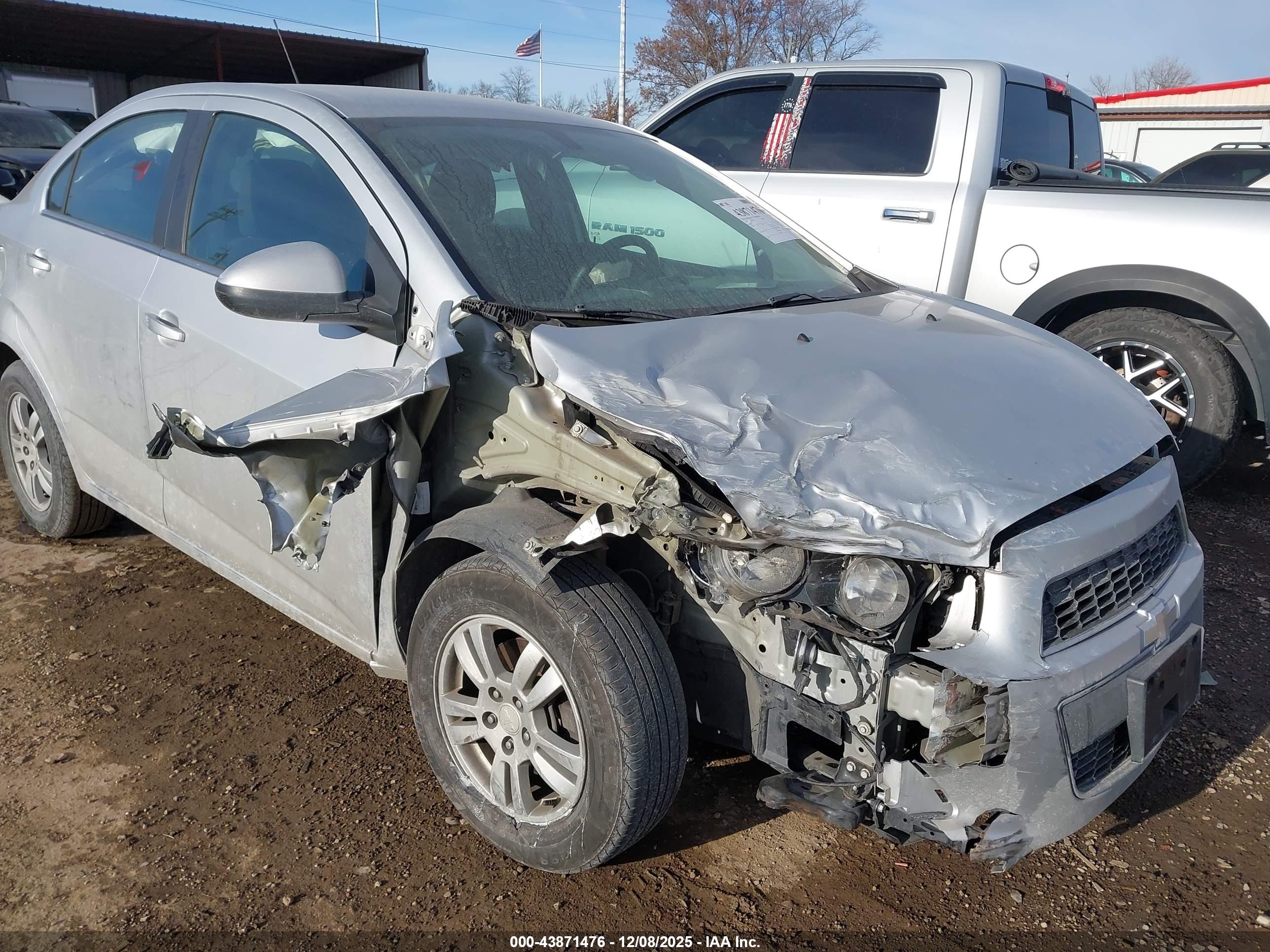 CHEVROLET SONIC image 6