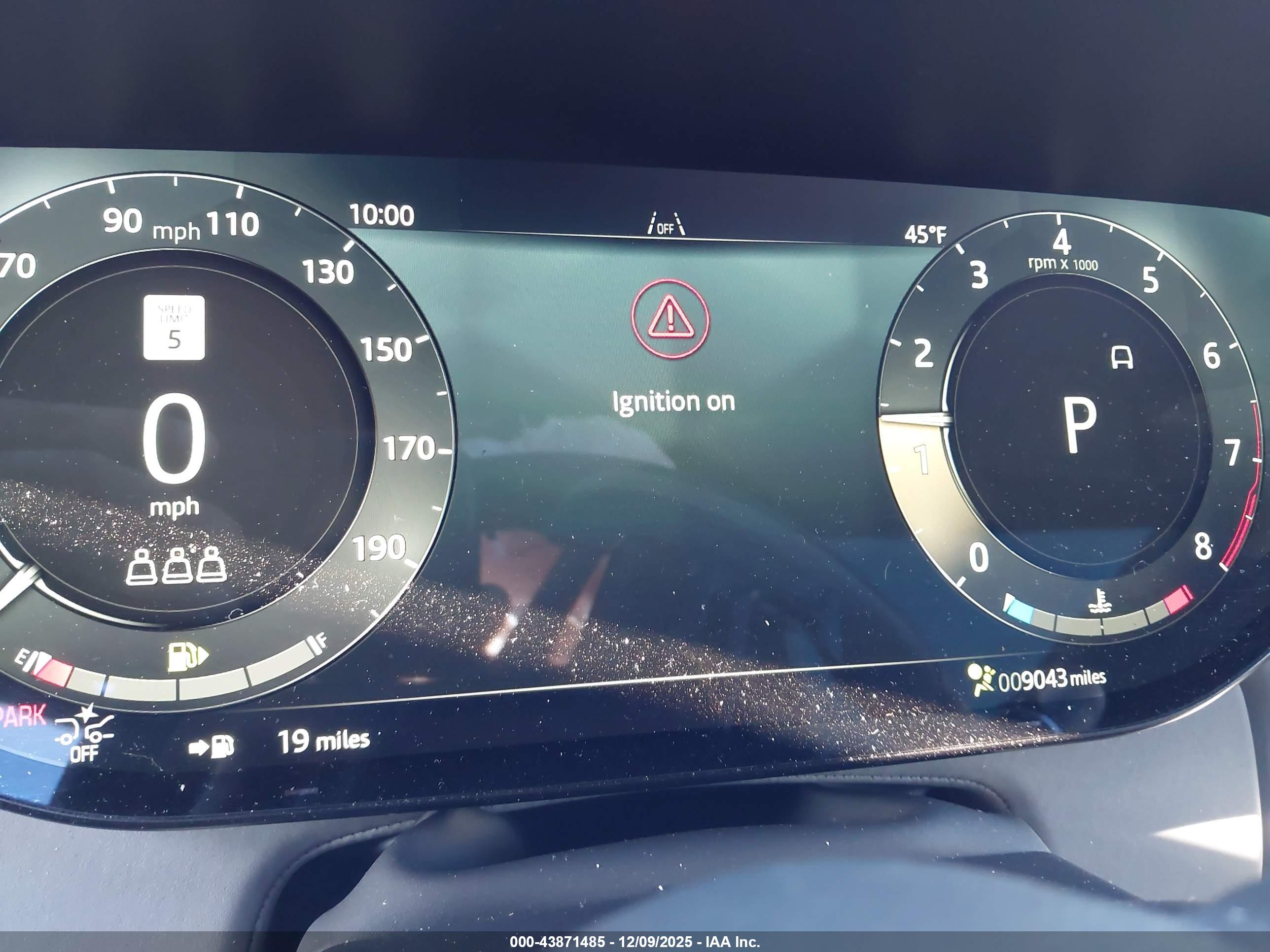 LAND ROVER image 7