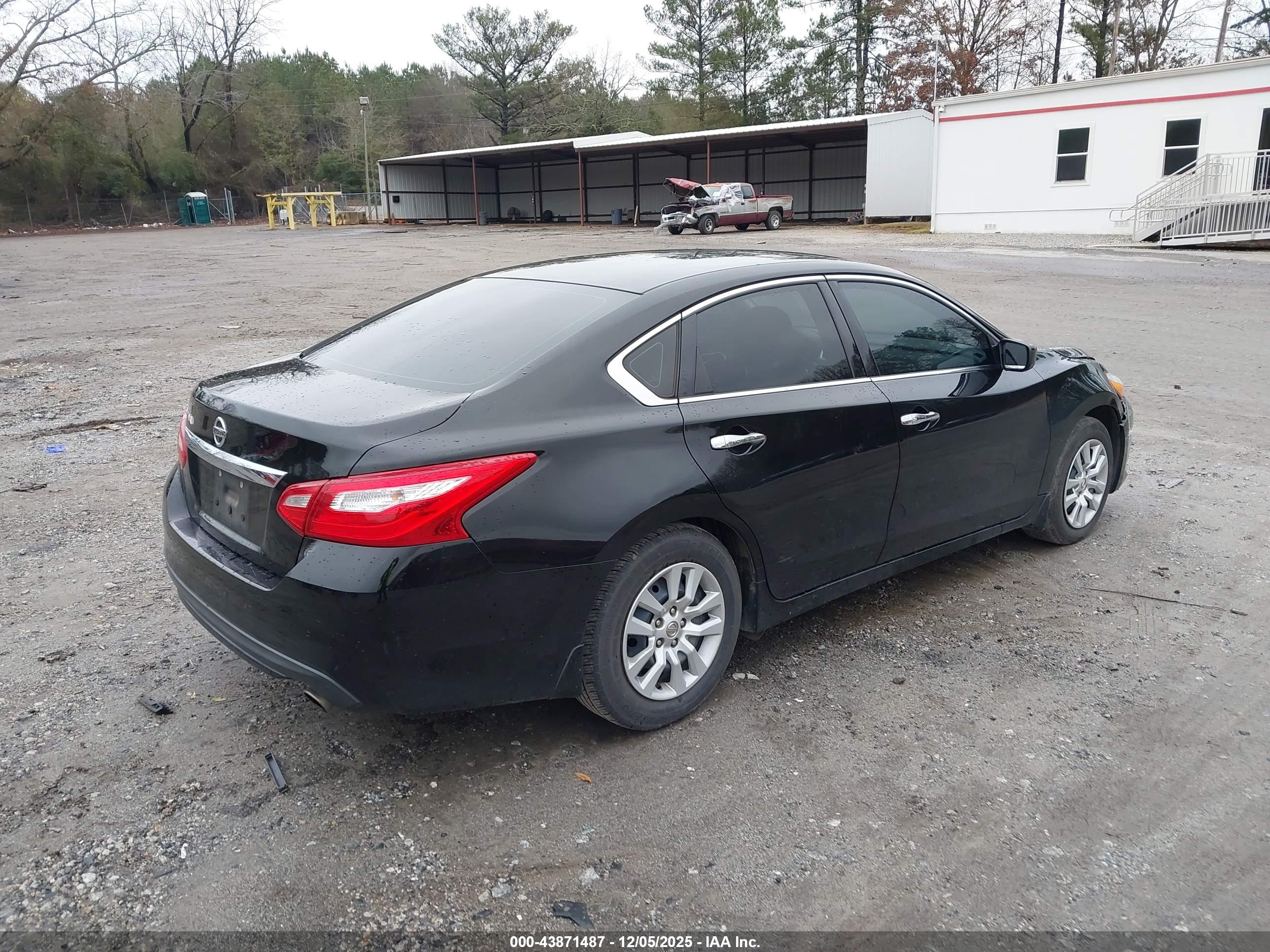 NISSAN ALTIMA image 4