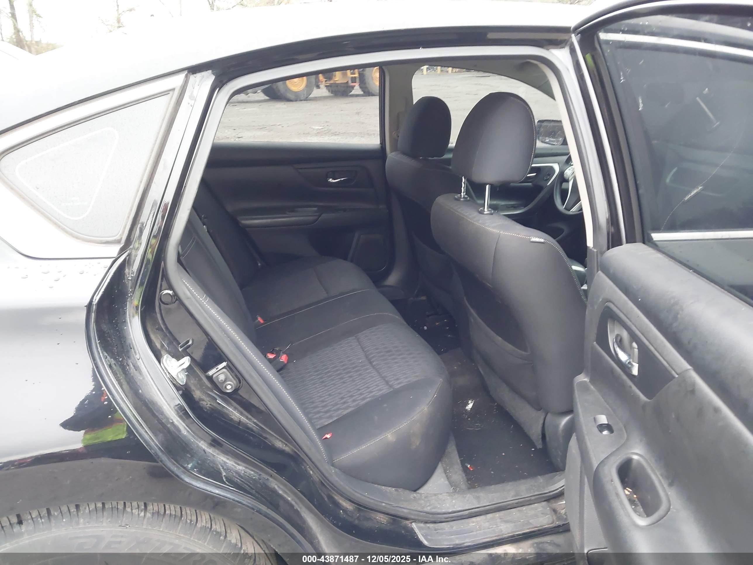 NISSAN ALTIMA image 8