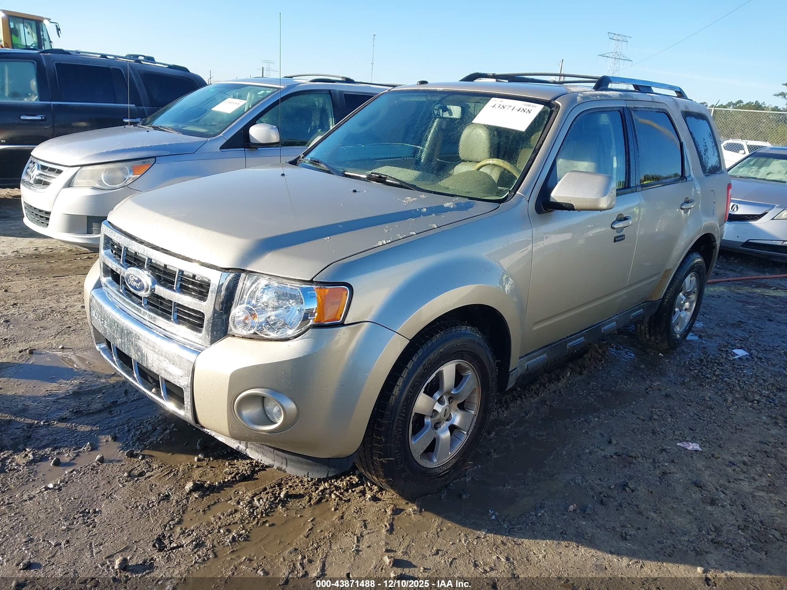FORD ESCAPE image 2