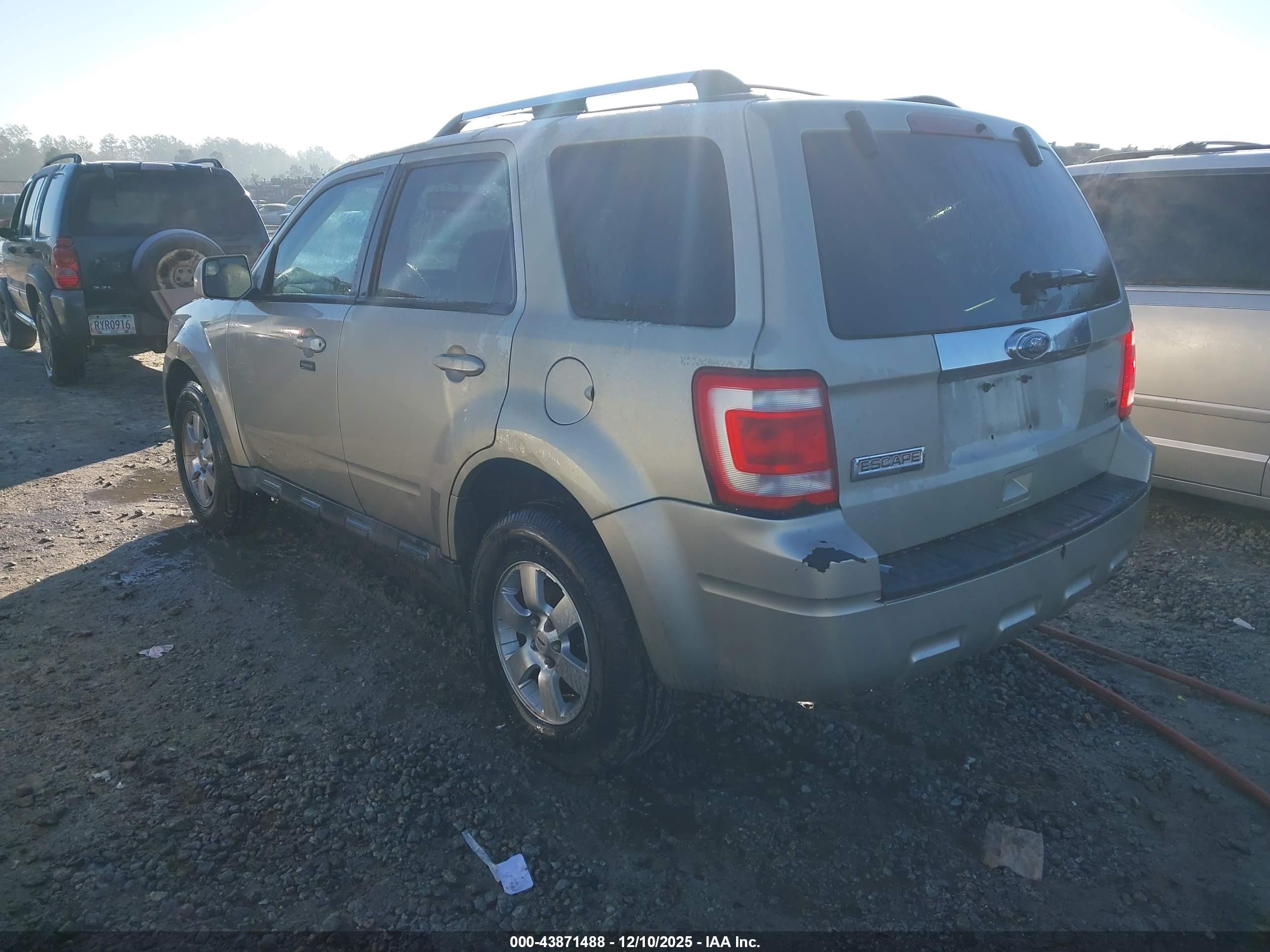 FORD ESCAPE image 3