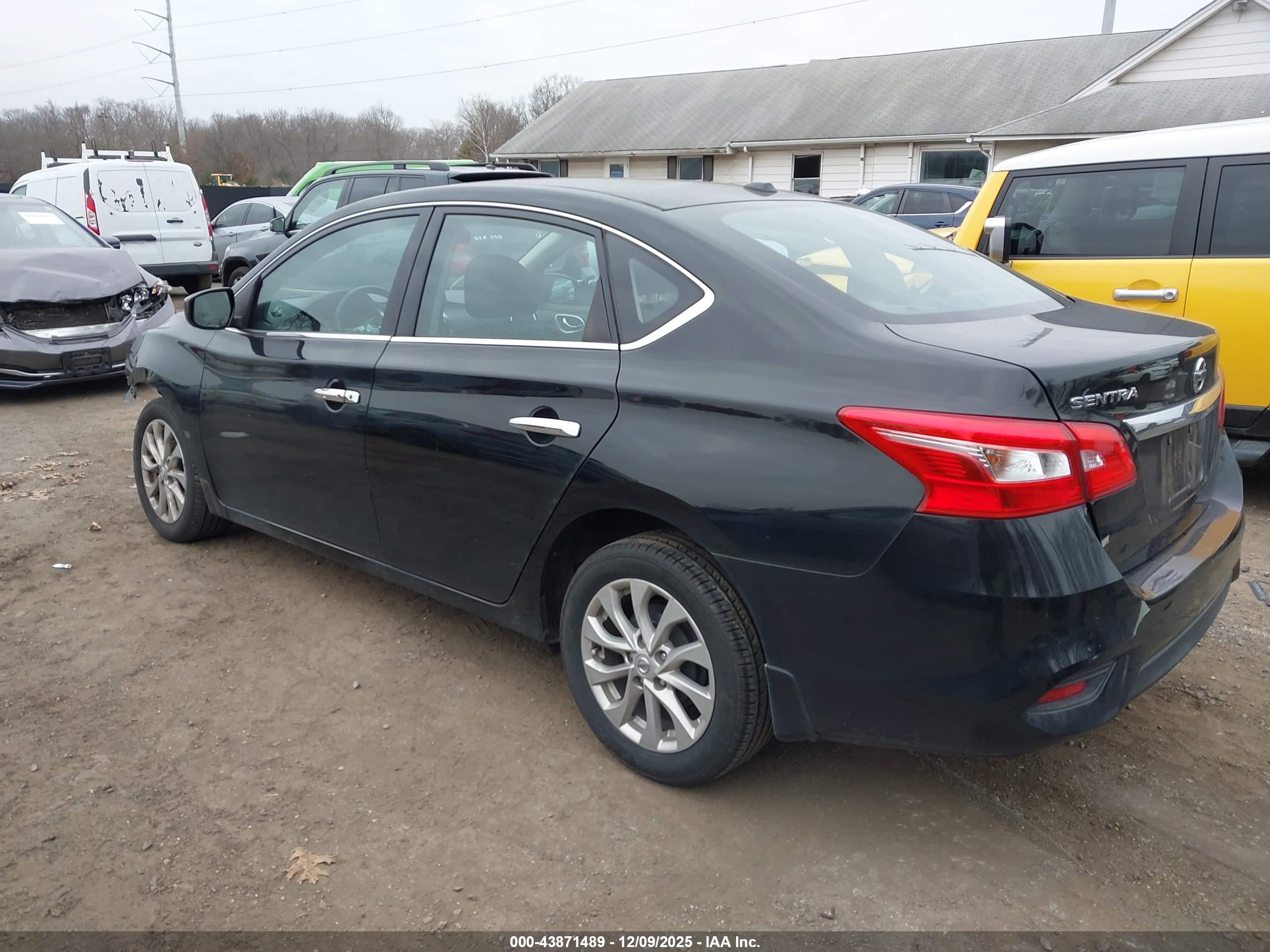 NISSAN SENTRA image 3
