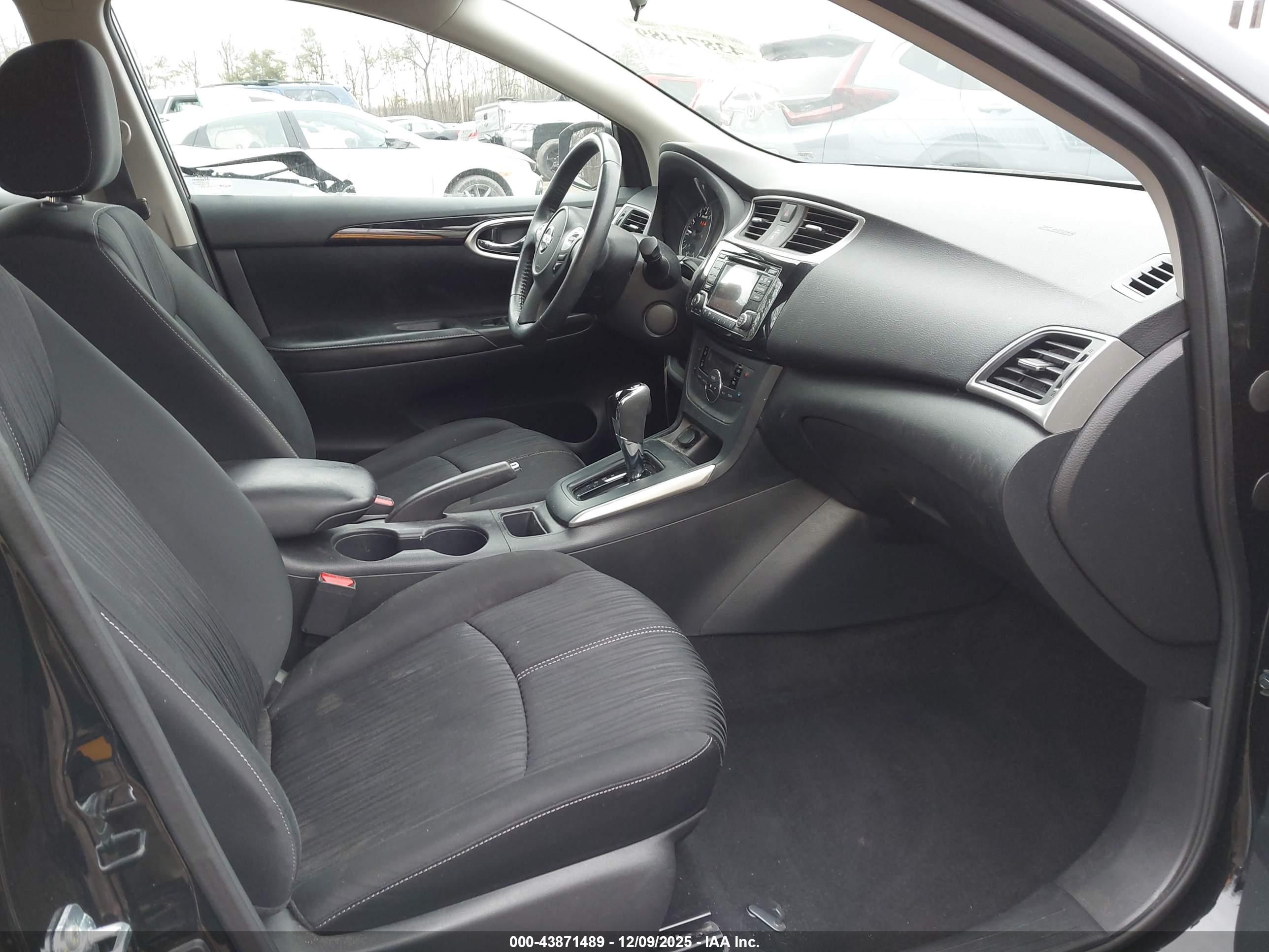 NISSAN SENTRA image 5