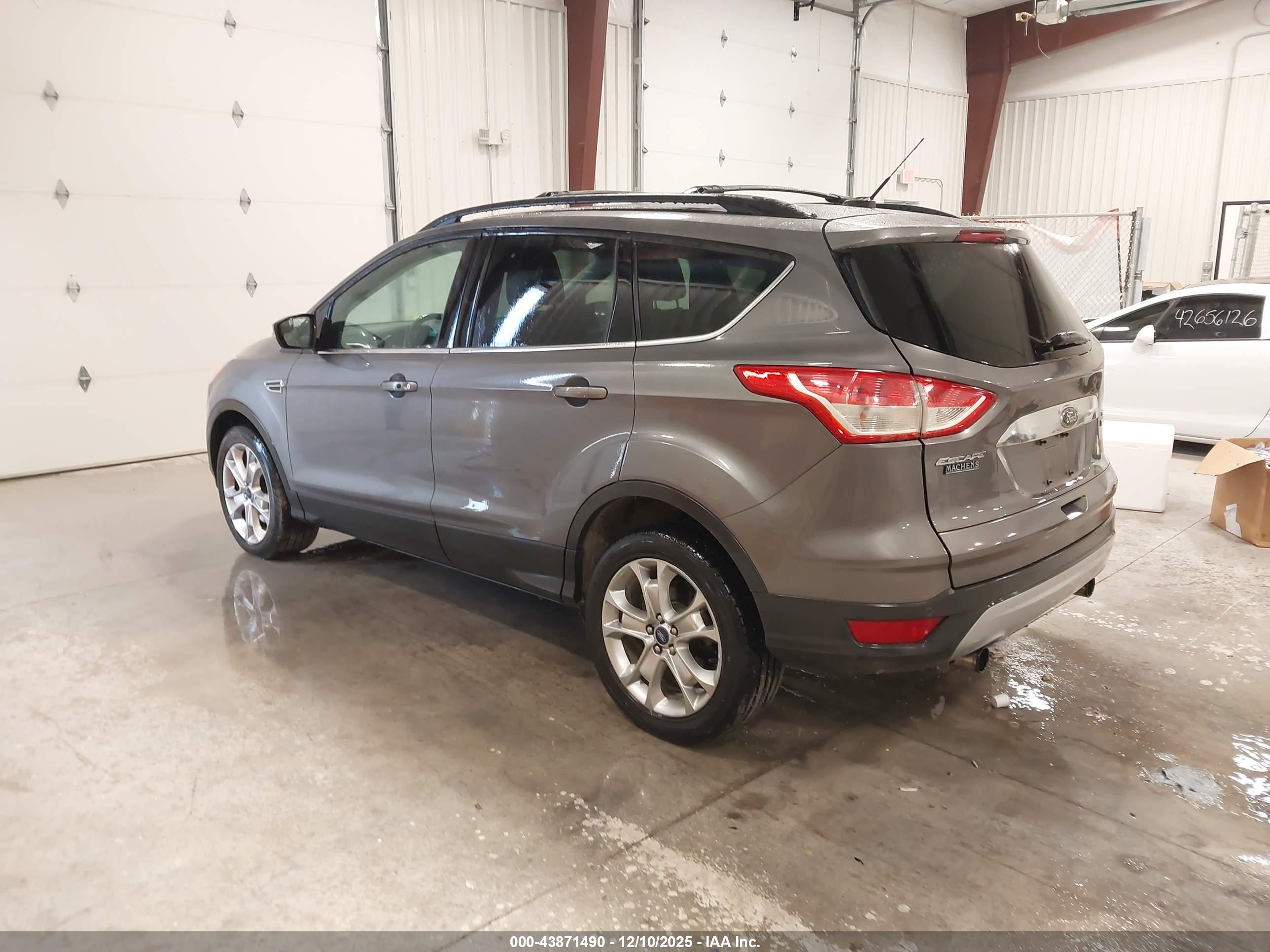 FORD ESCAPE image 3