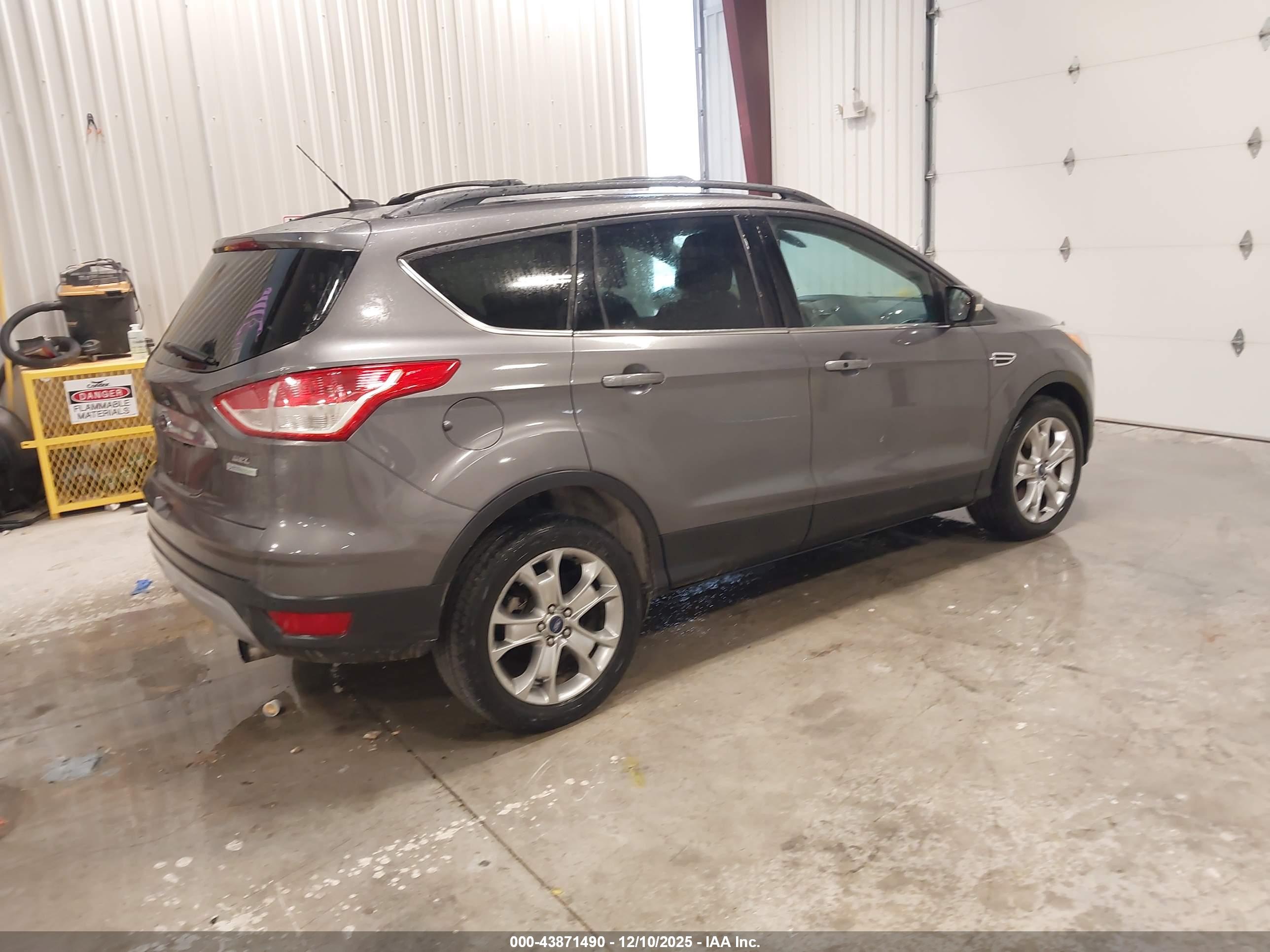 FORD ESCAPE image 4