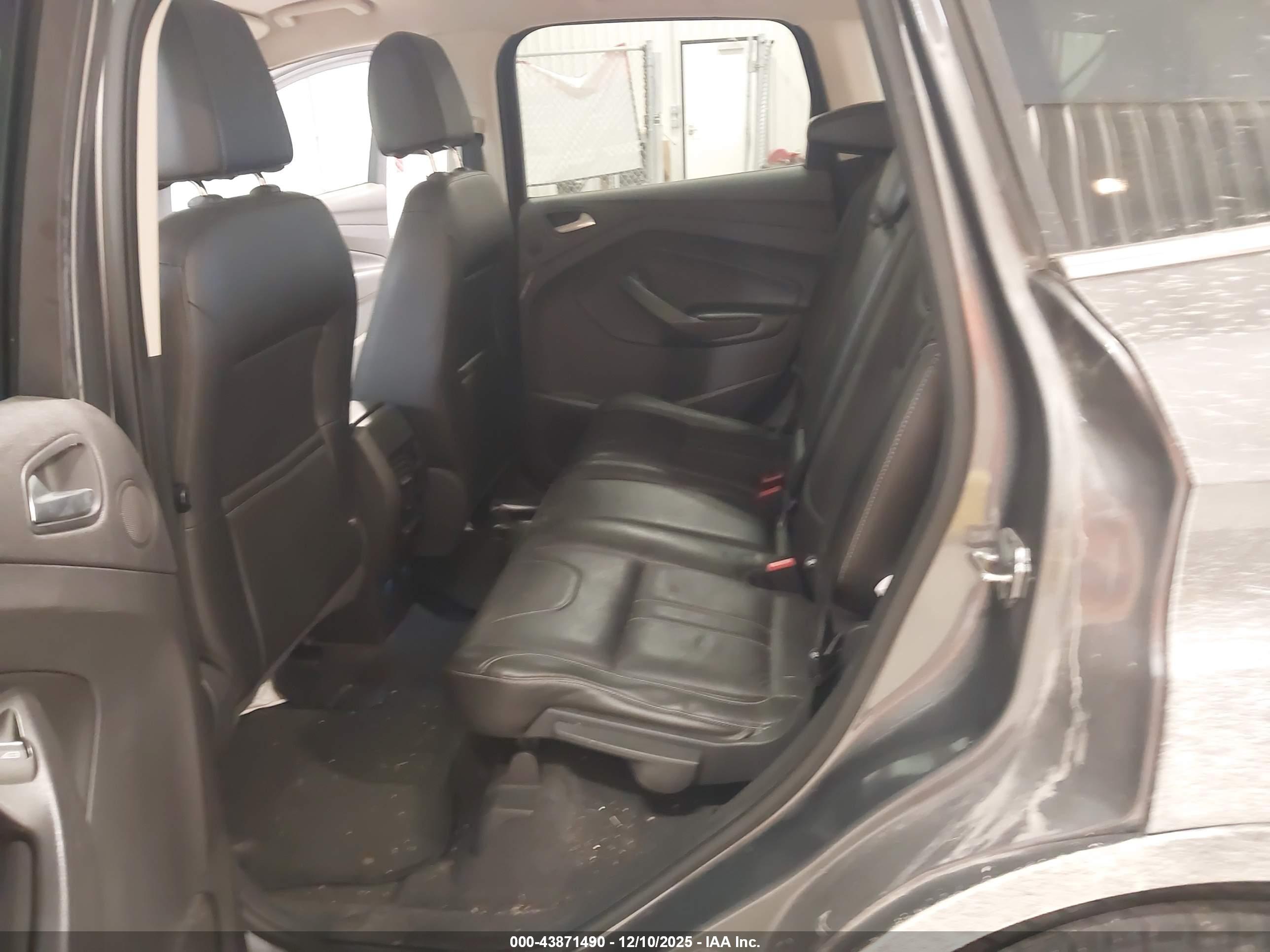 FORD ESCAPE image 8