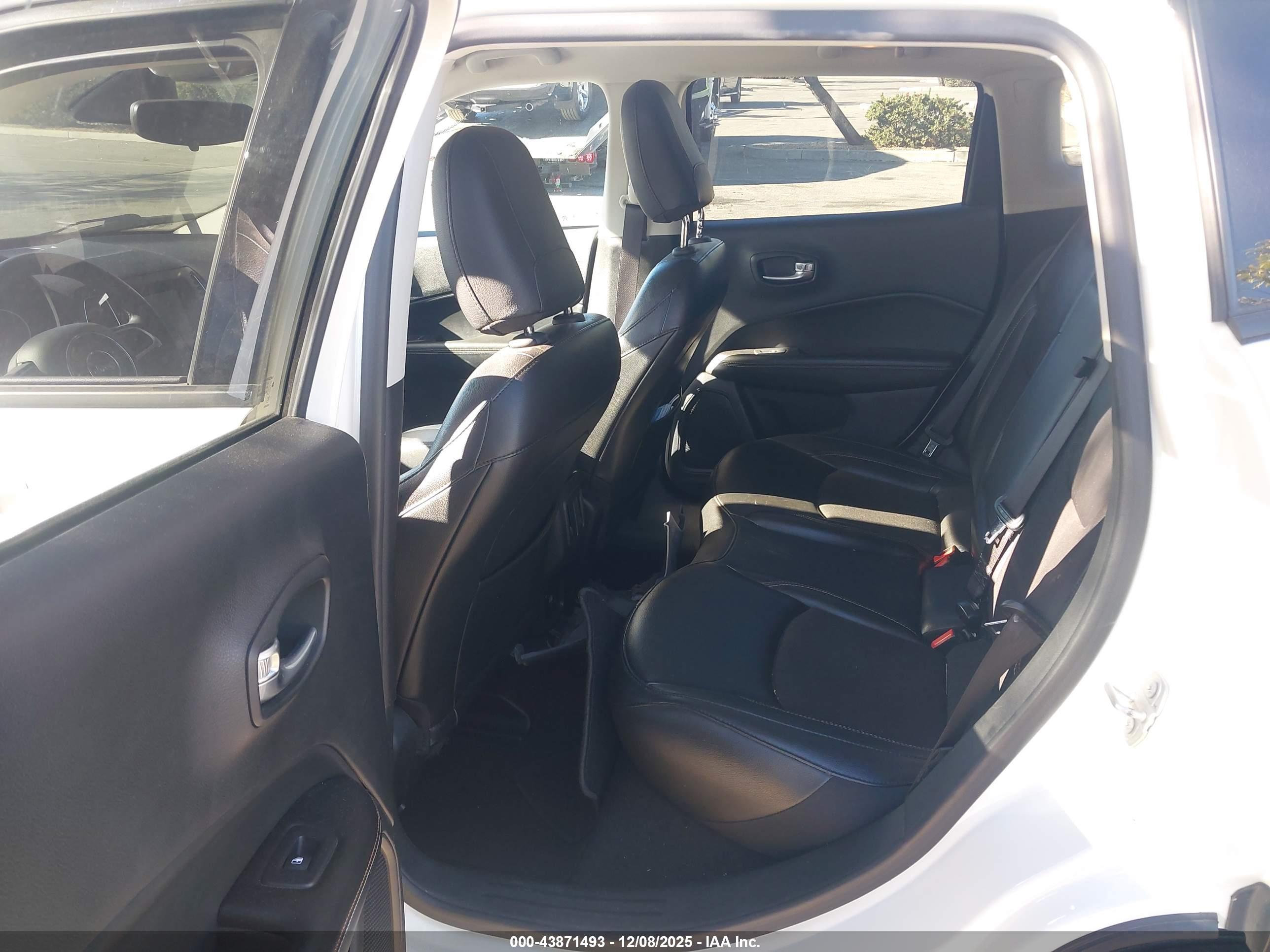 JEEP COMPASS image 8