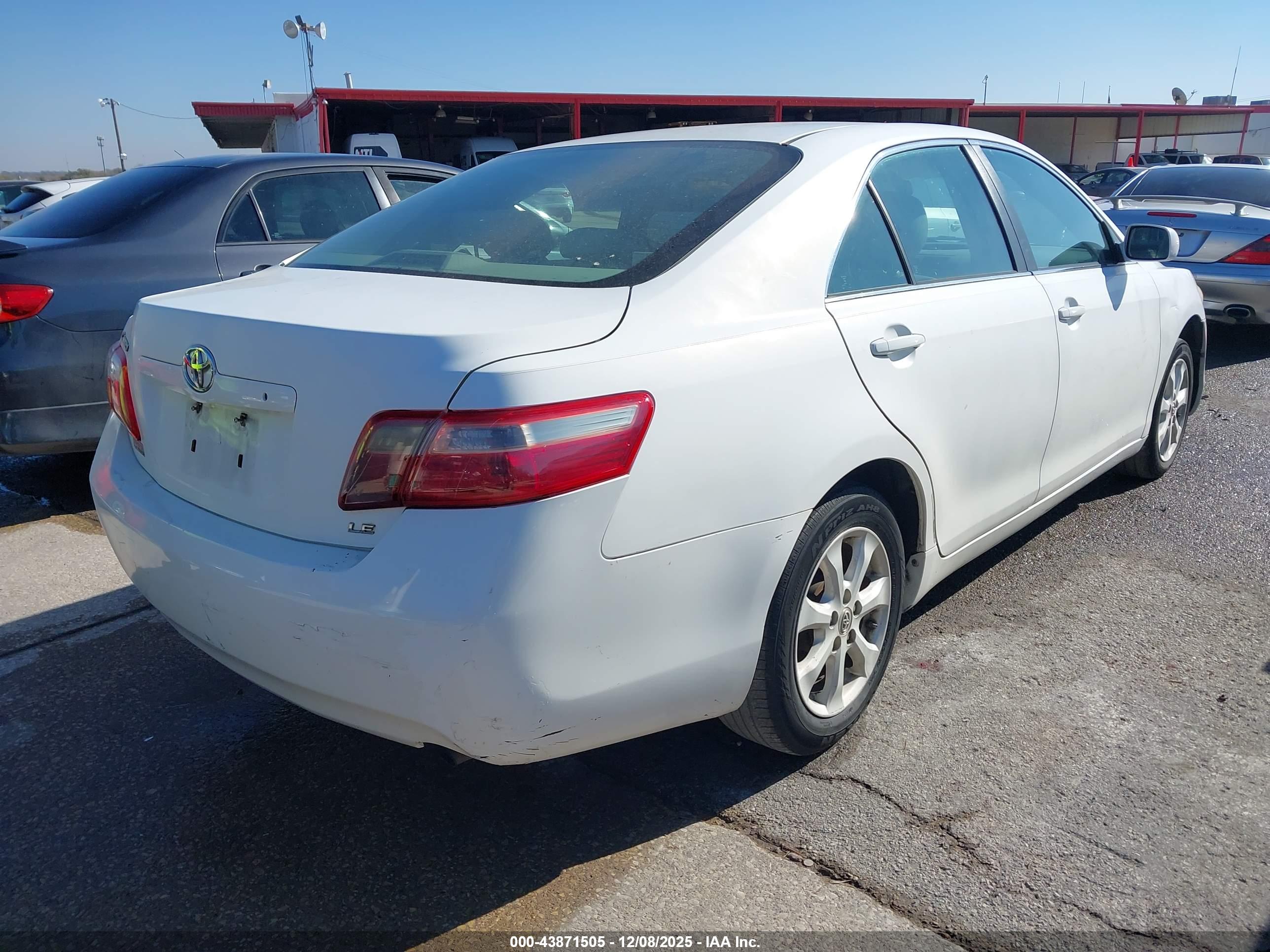 TOYOTA CAMRY image 4