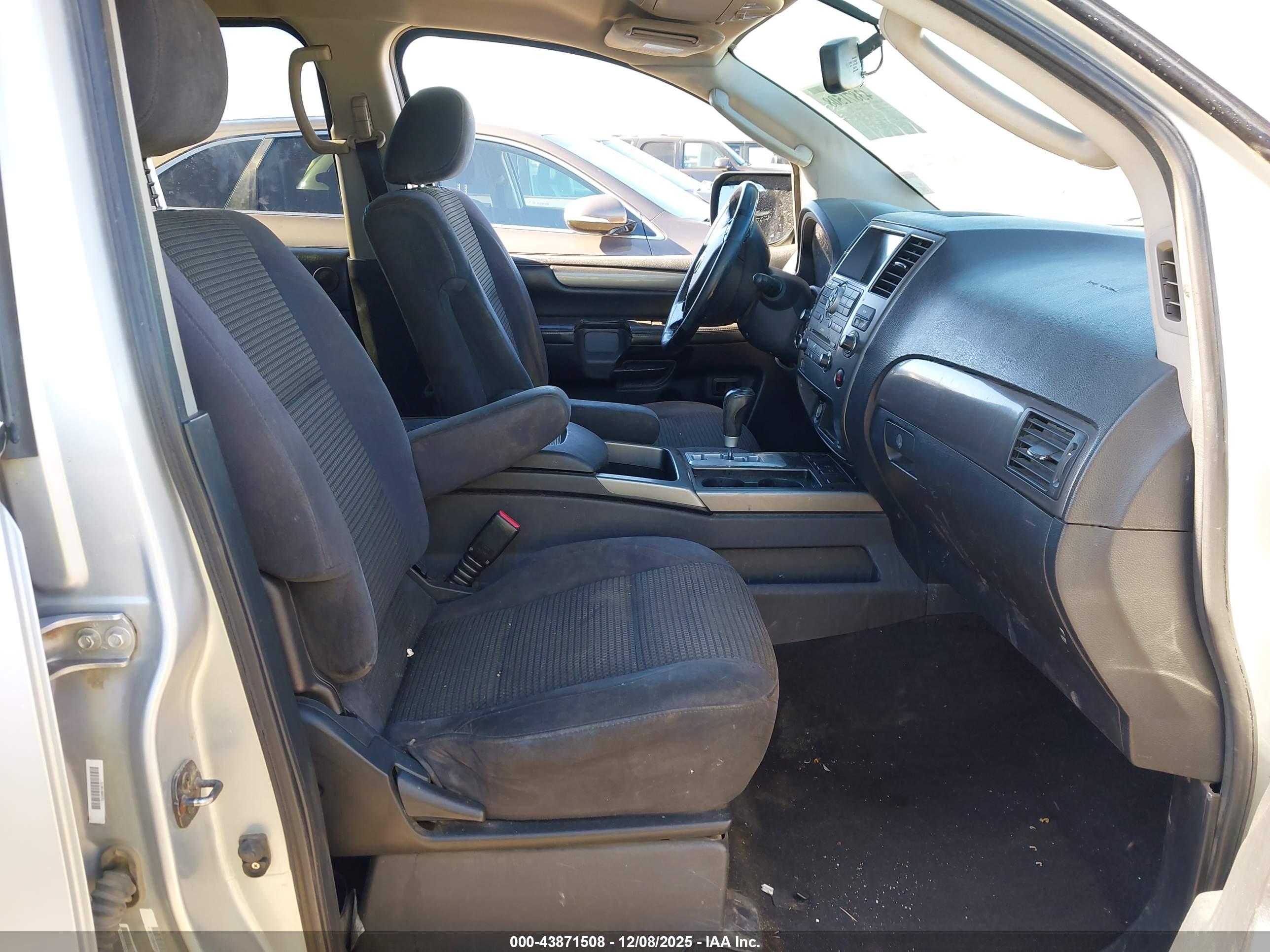 NISSAN ARMADA image 5