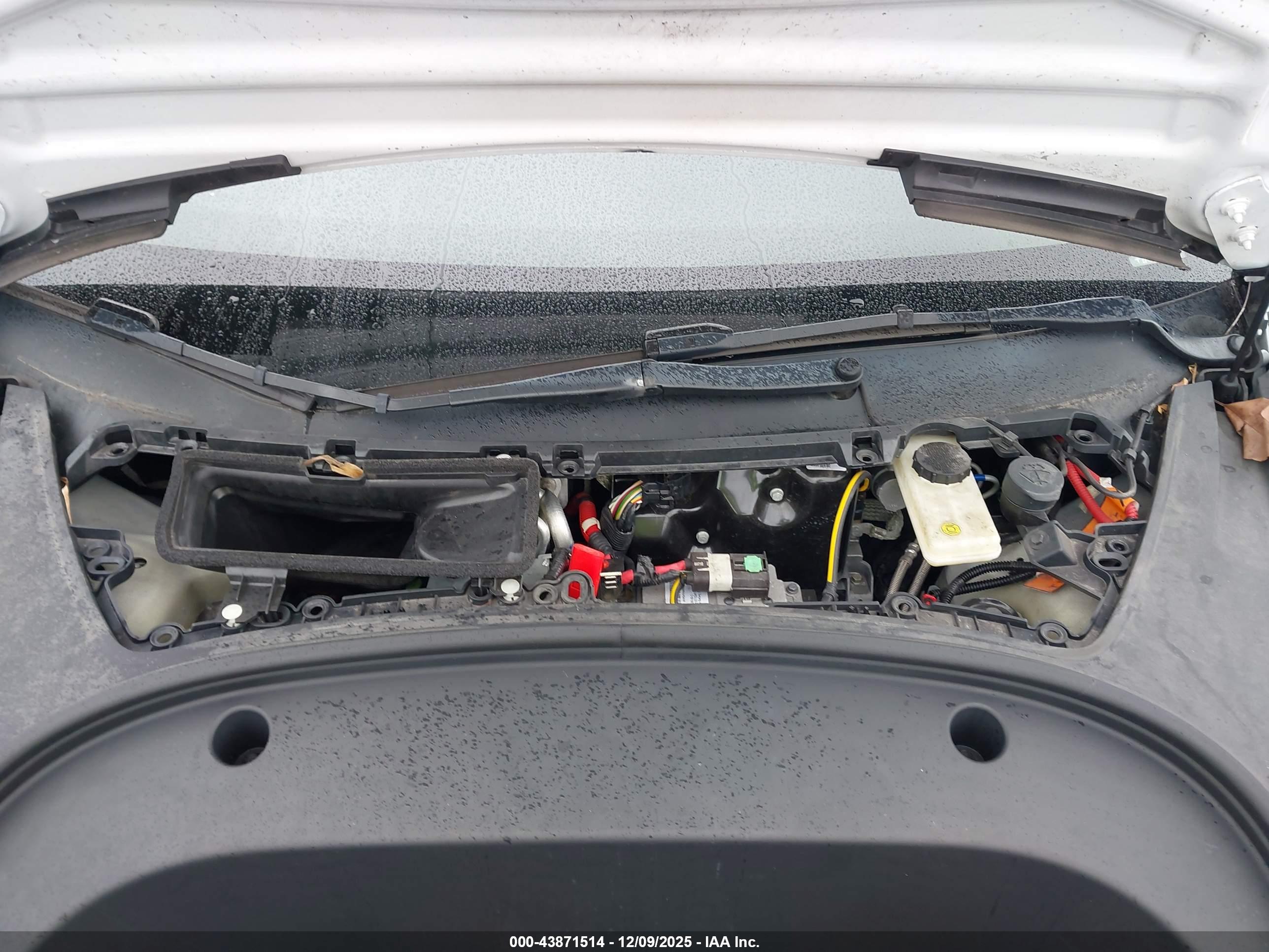 TESLA MODEL image 10