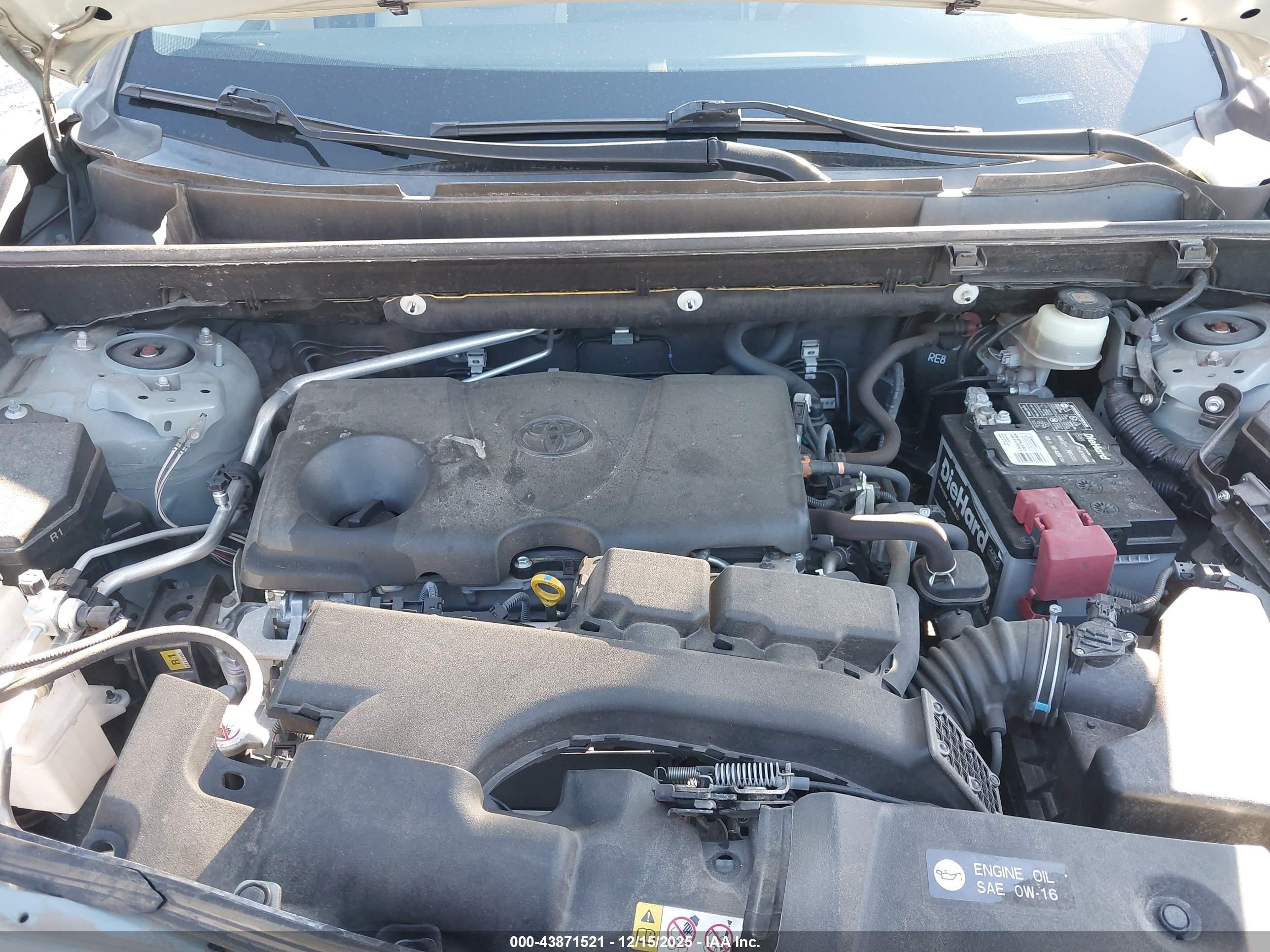 TOYOTA RAV4 image 10
