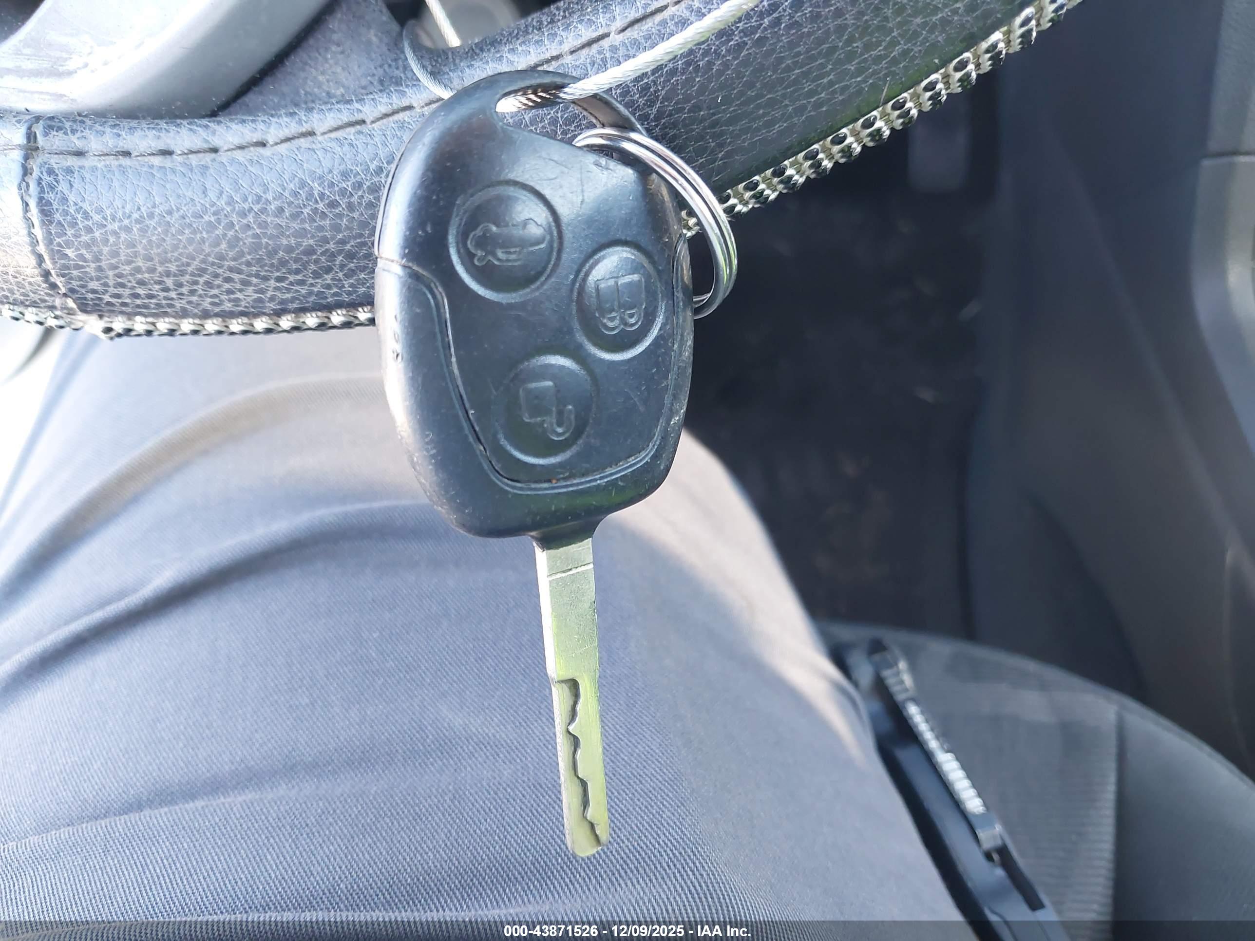 FORD FIESTA image 11