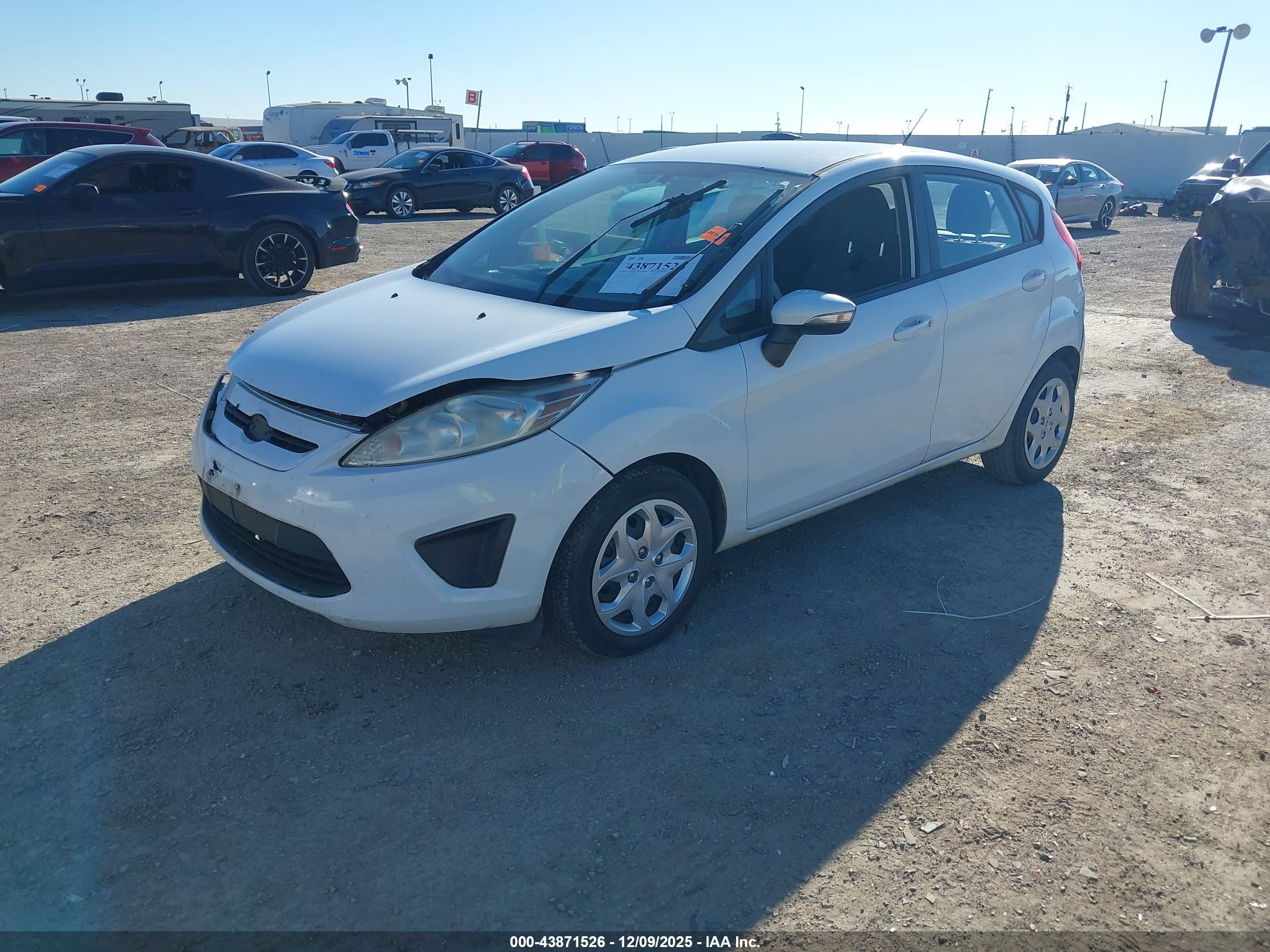 FORD FIESTA image 2