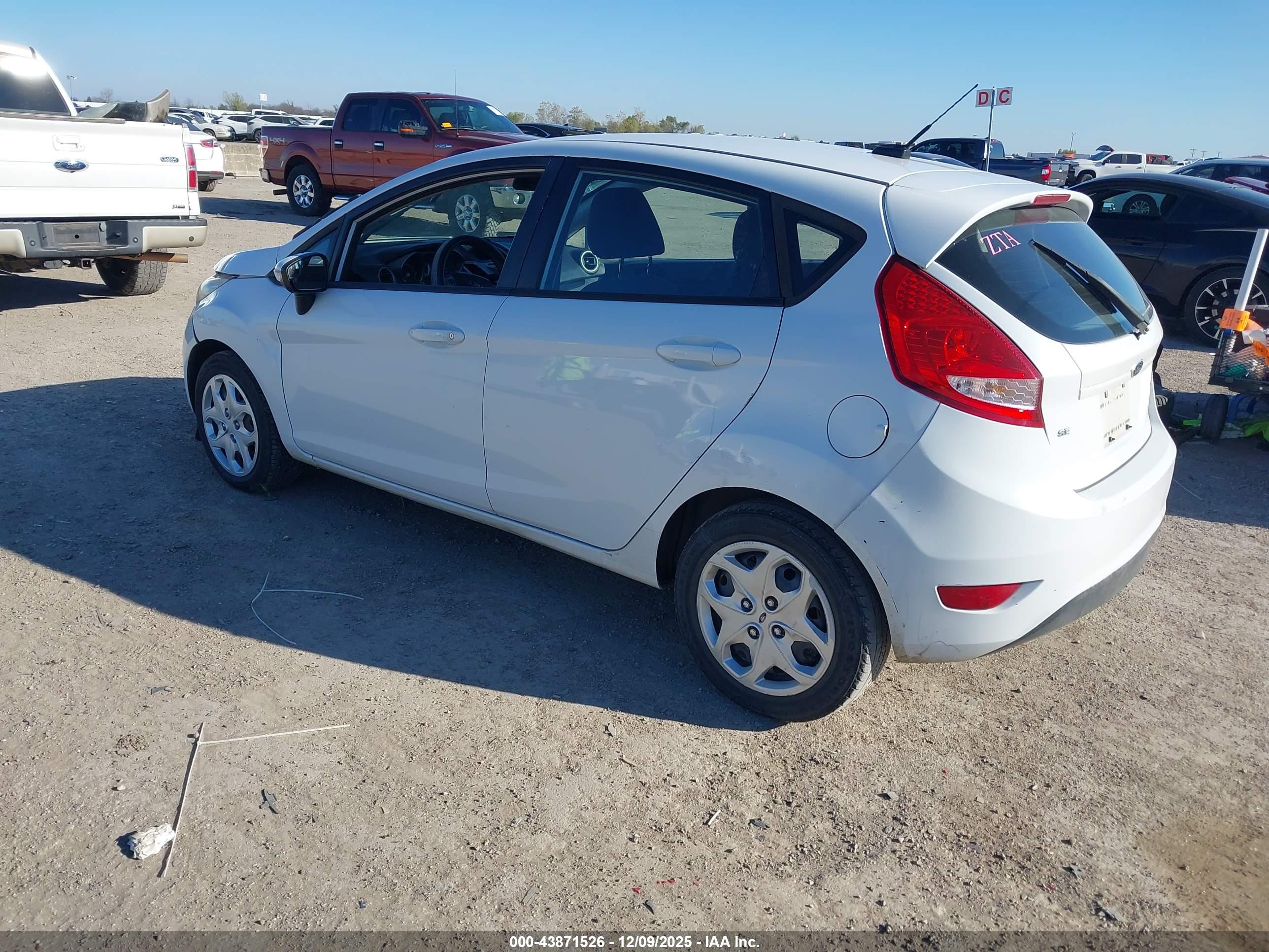 FORD FIESTA image 3