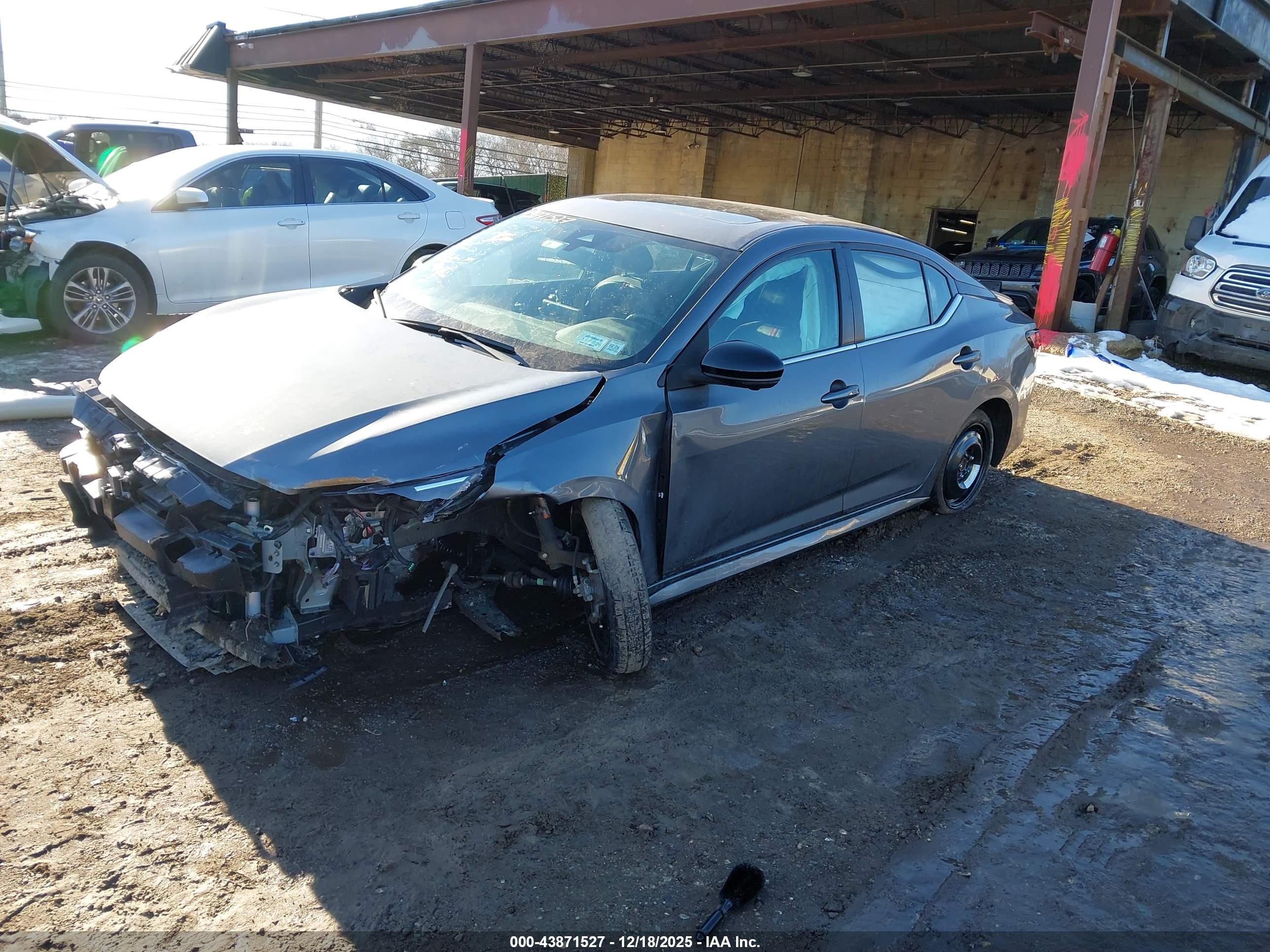 NISSAN SENTRA image 2