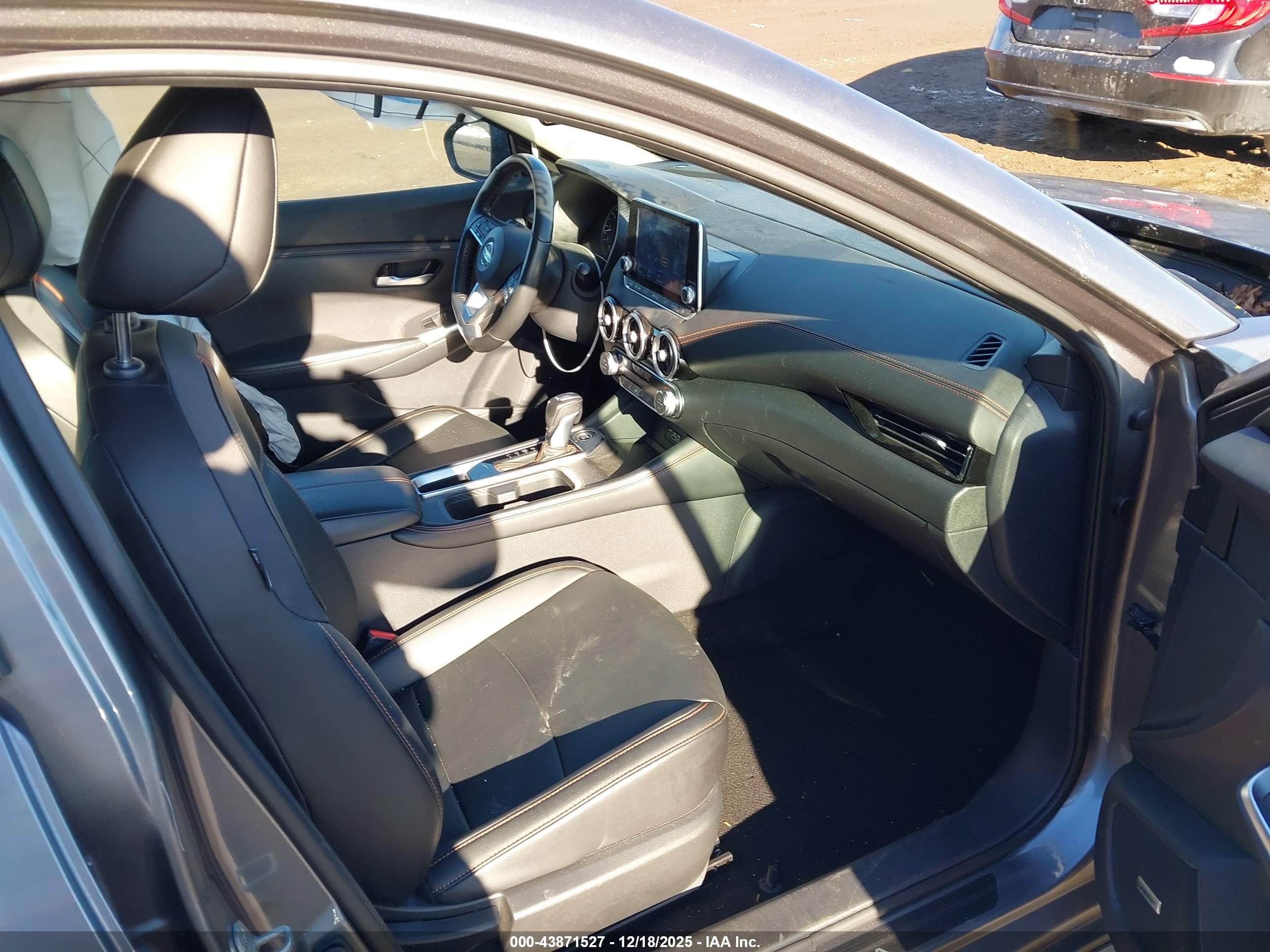 NISSAN SENTRA image 5