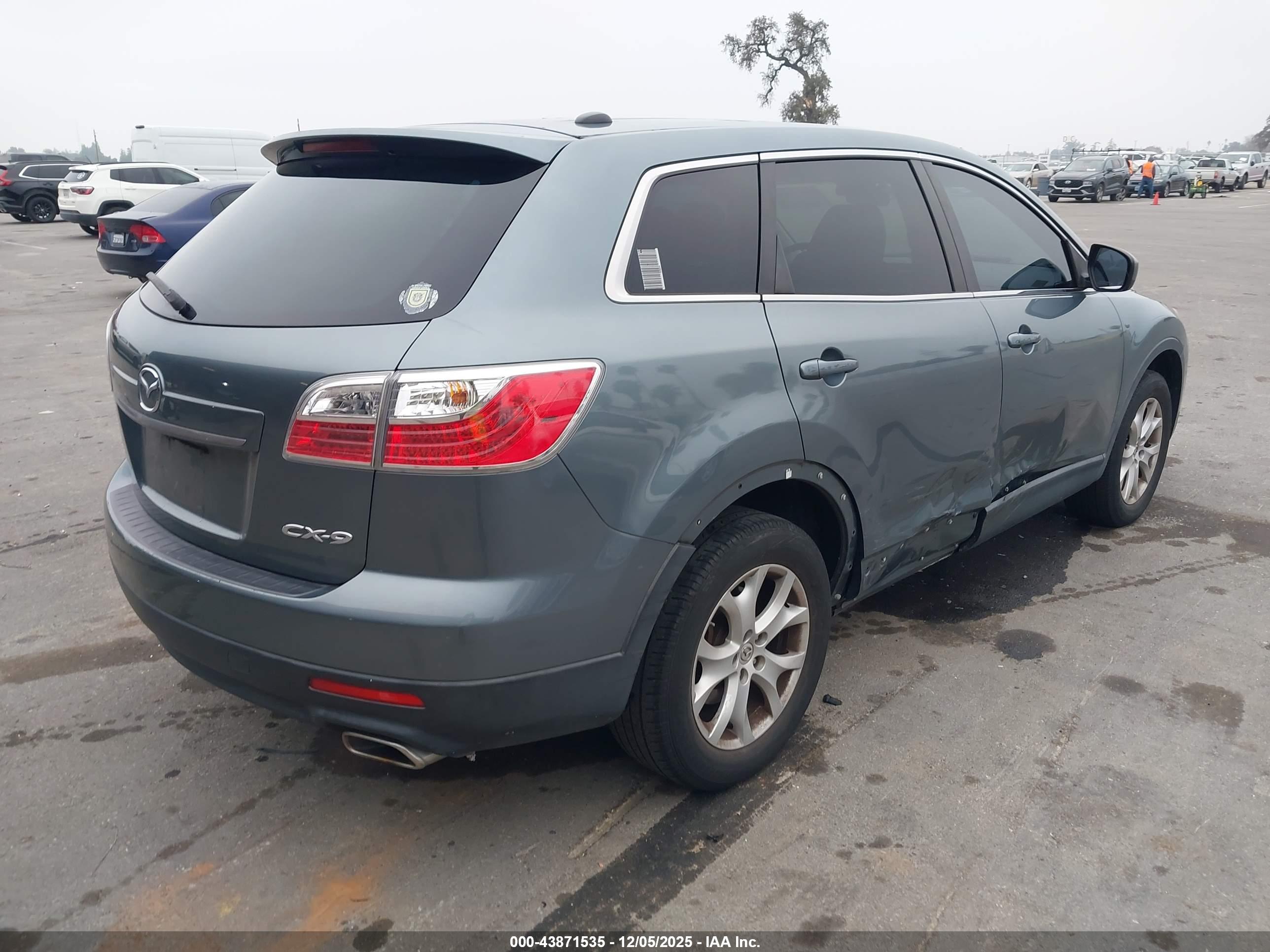 MAZDA CX-9 image 4