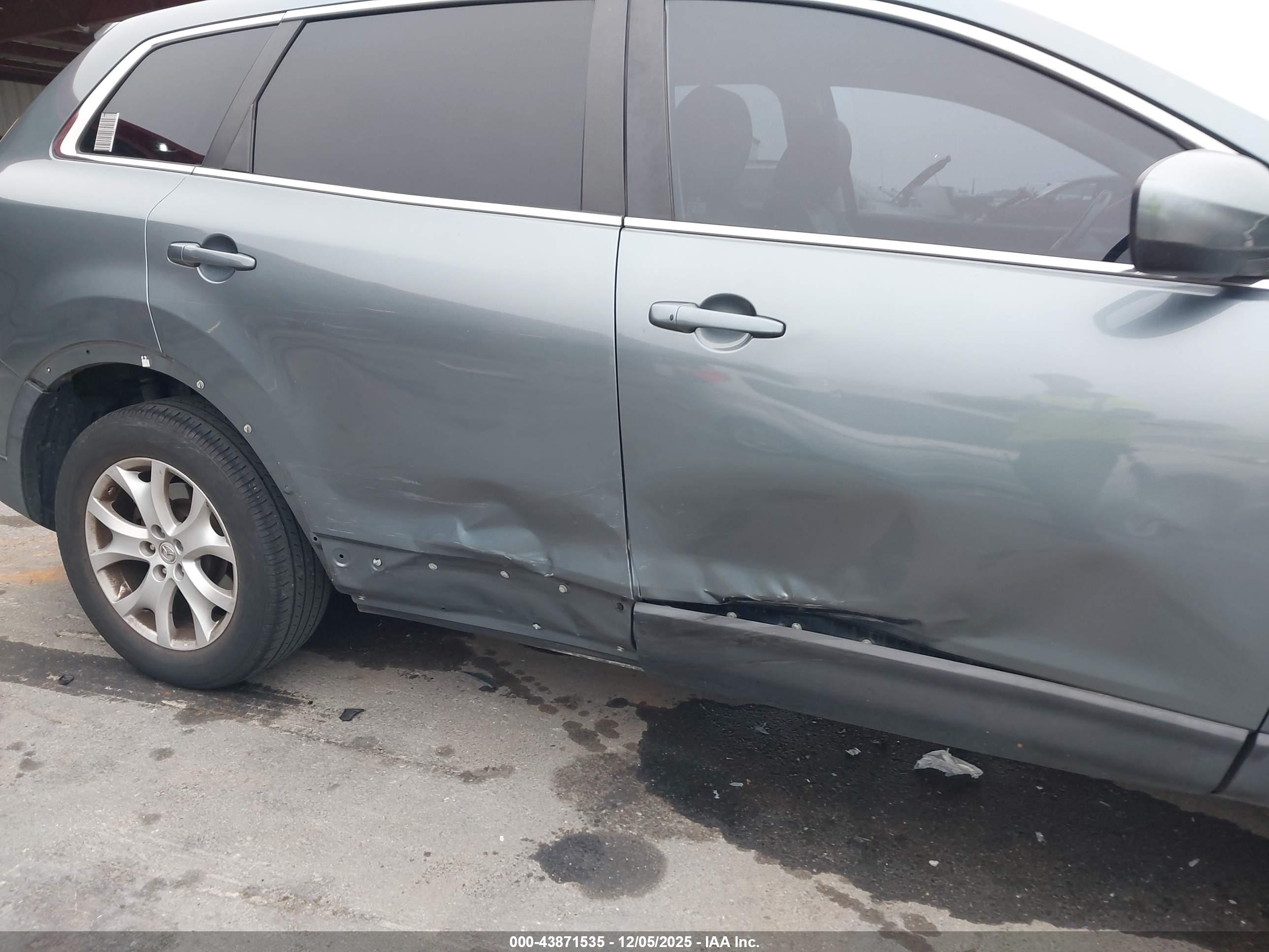 MAZDA CX-9 image 6