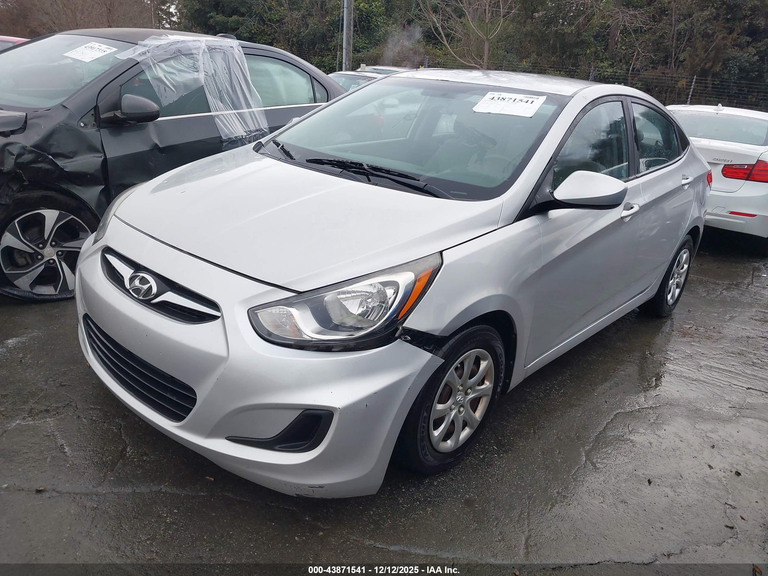 HYUNDAI ACCENT image 2