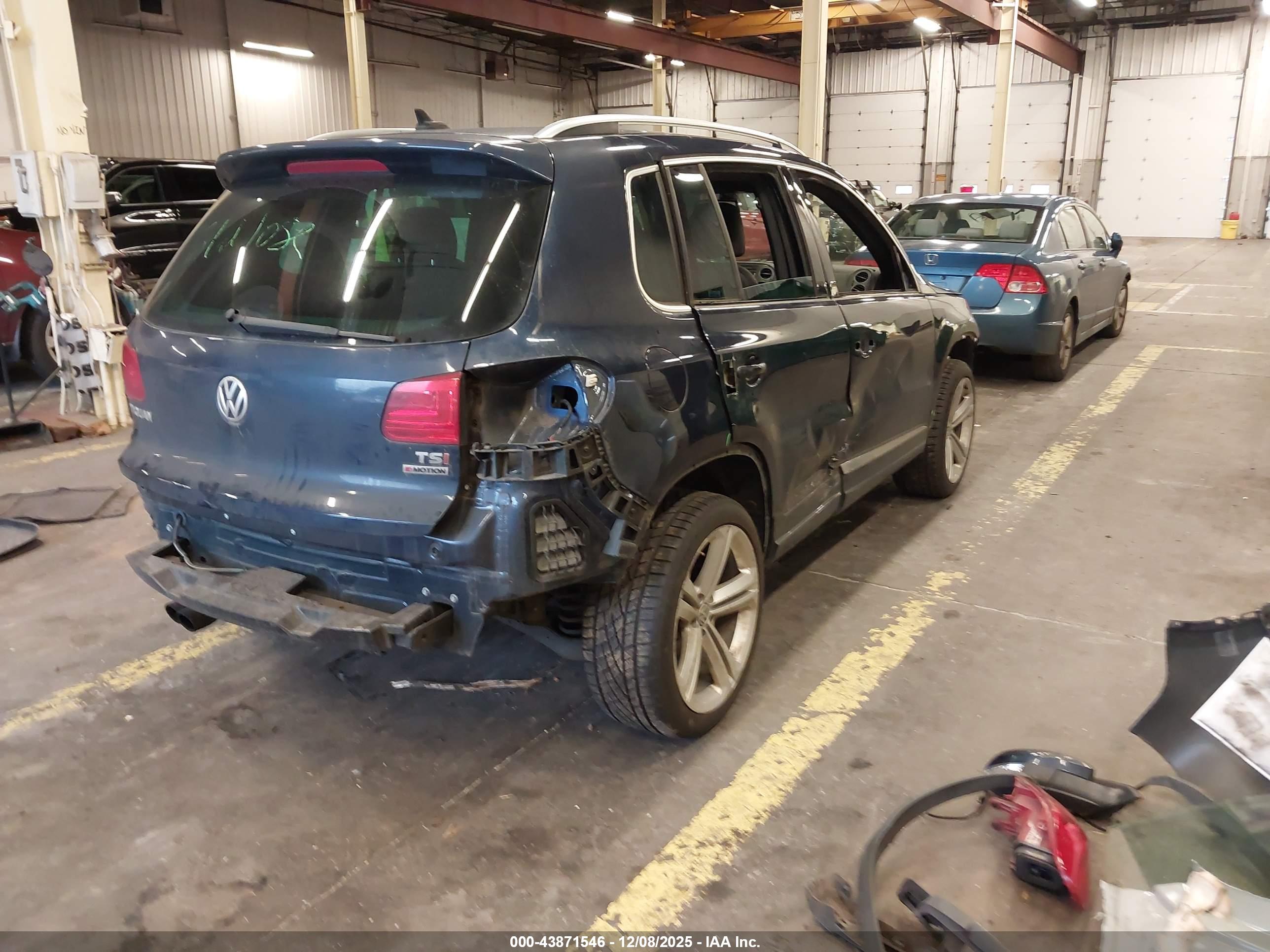 VOLKSWAGEN TIGUAN image 4