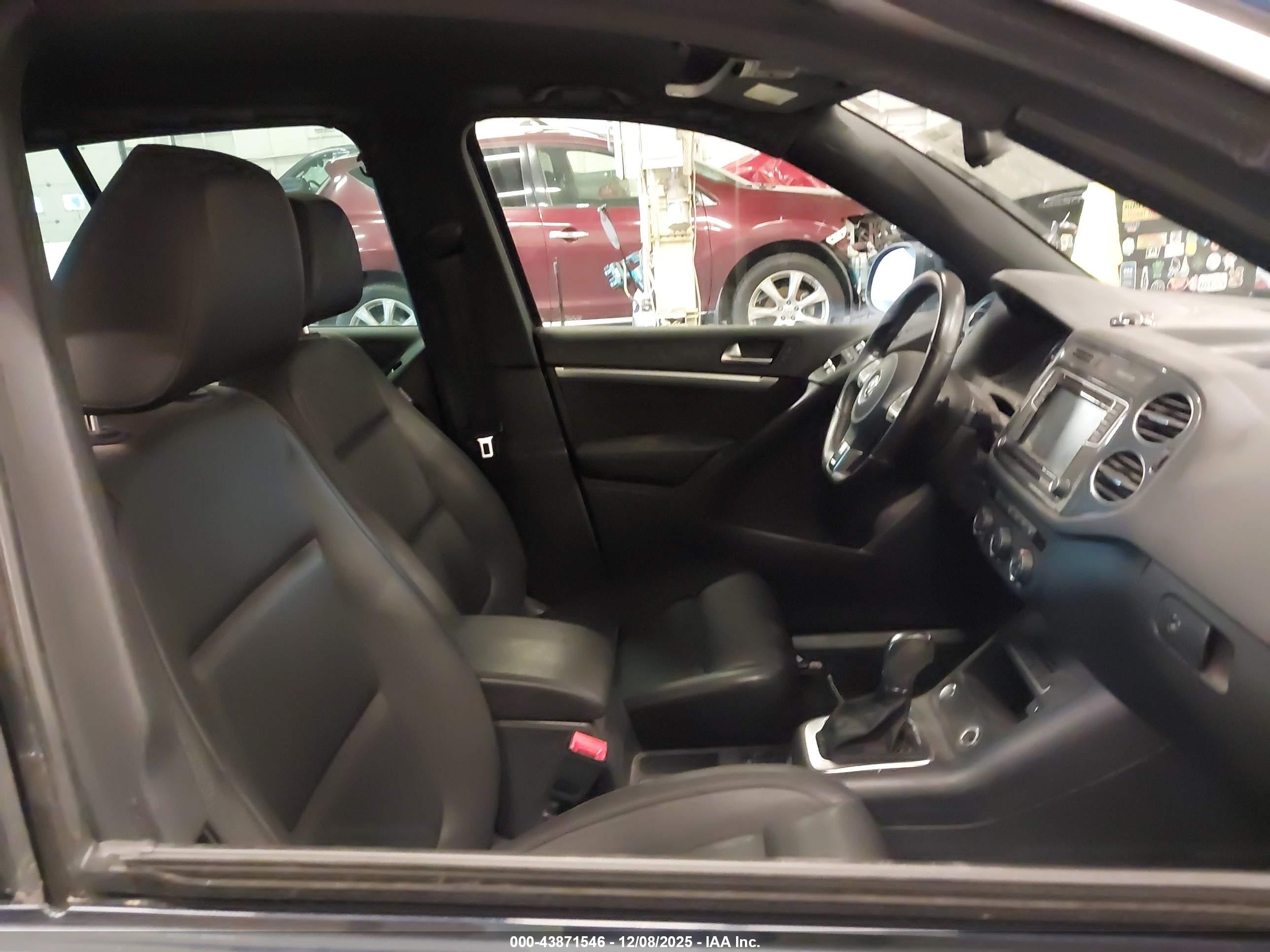 VOLKSWAGEN TIGUAN image 5