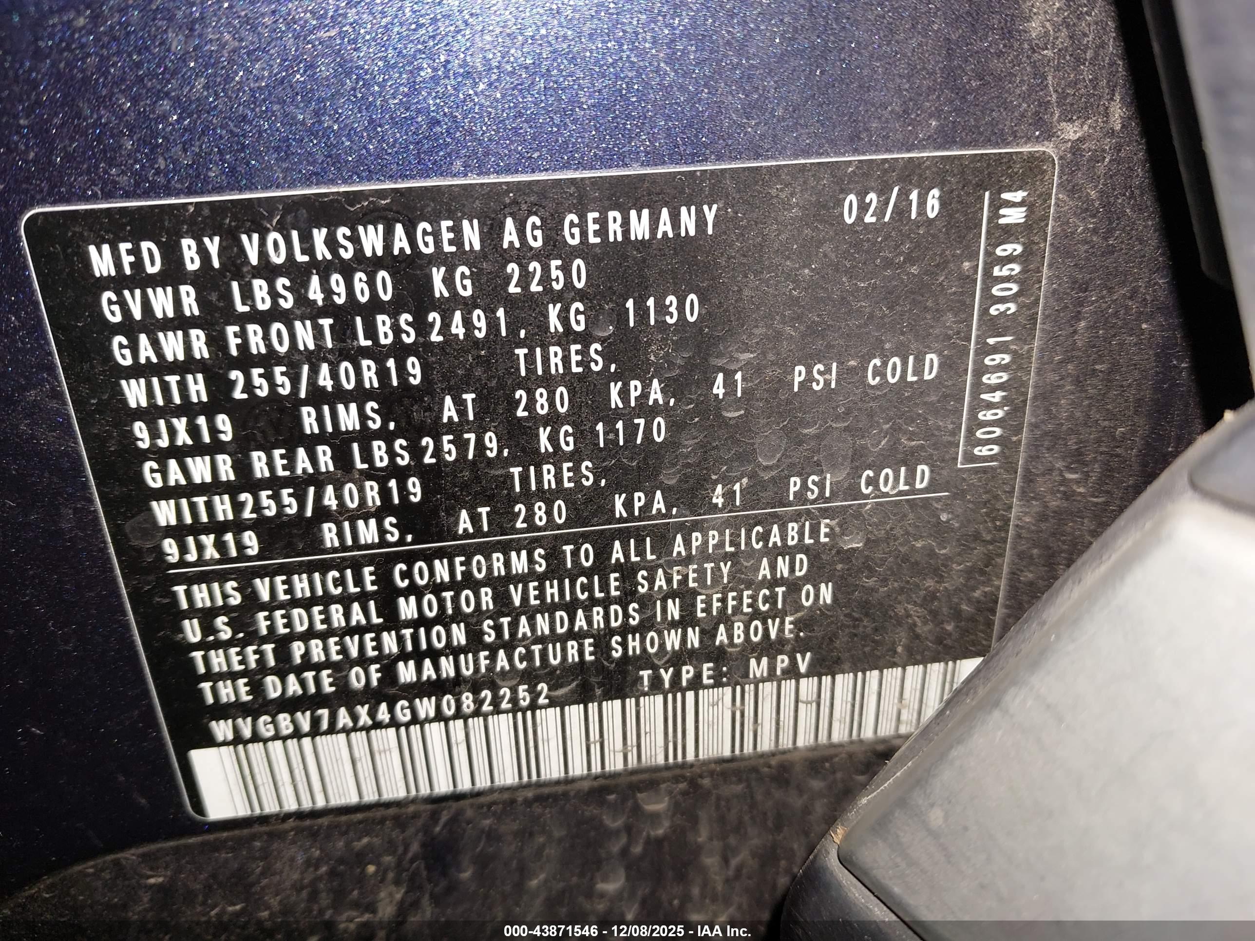 VOLKSWAGEN TIGUAN image 9
