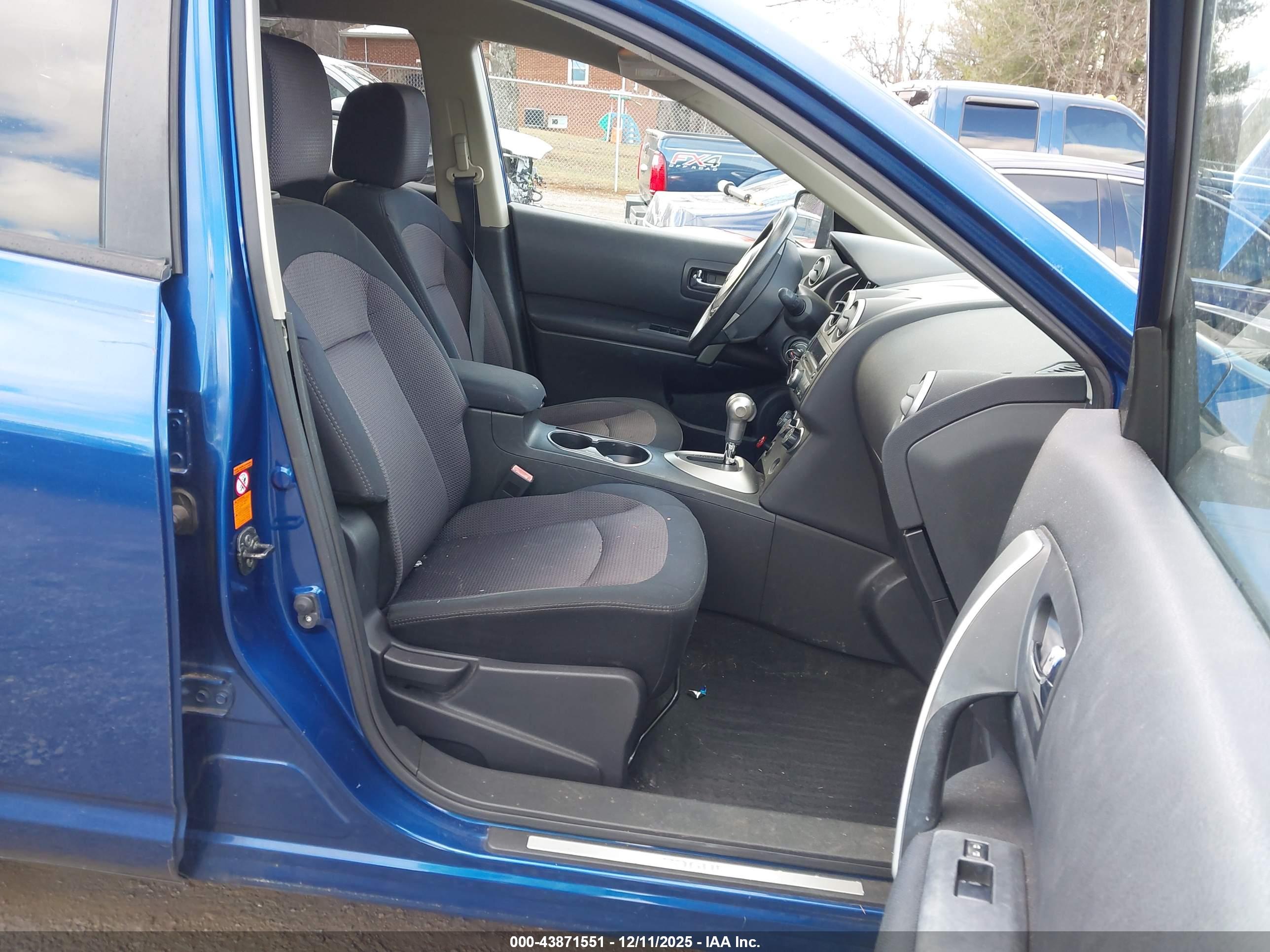 NISSAN ROGUE image 5