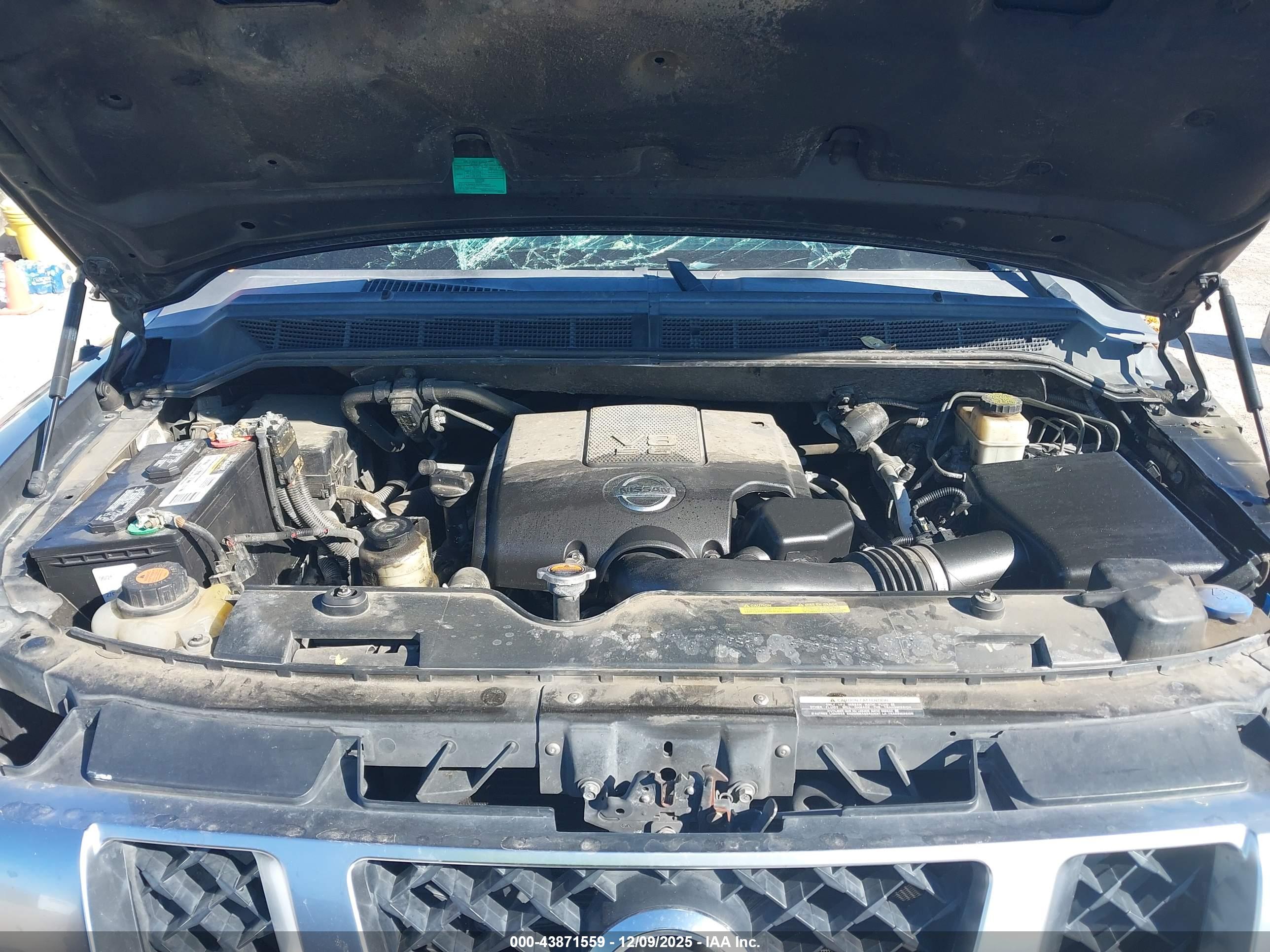 NISSAN TITAN image 10
