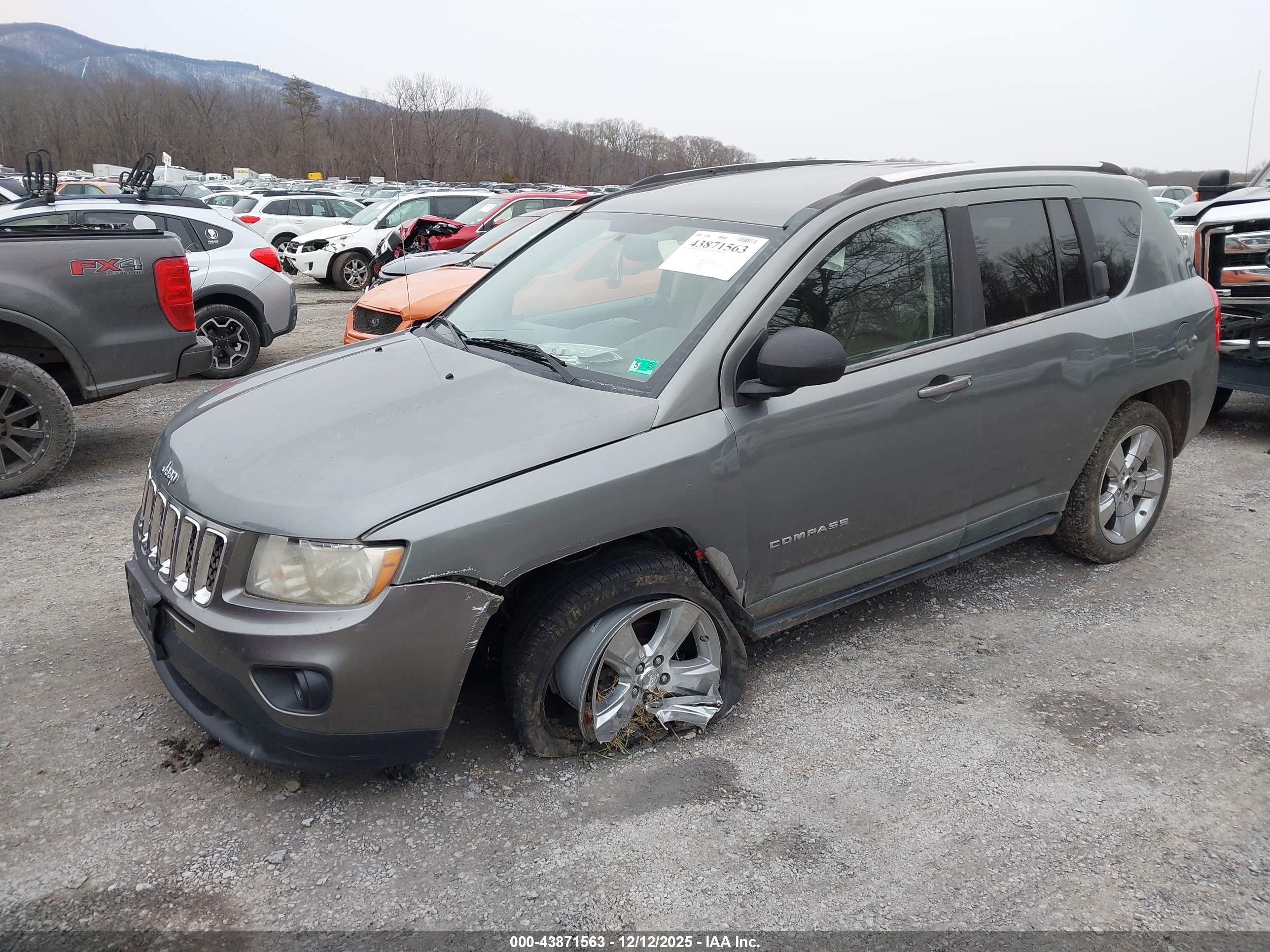 JEEP COMPASS image 2