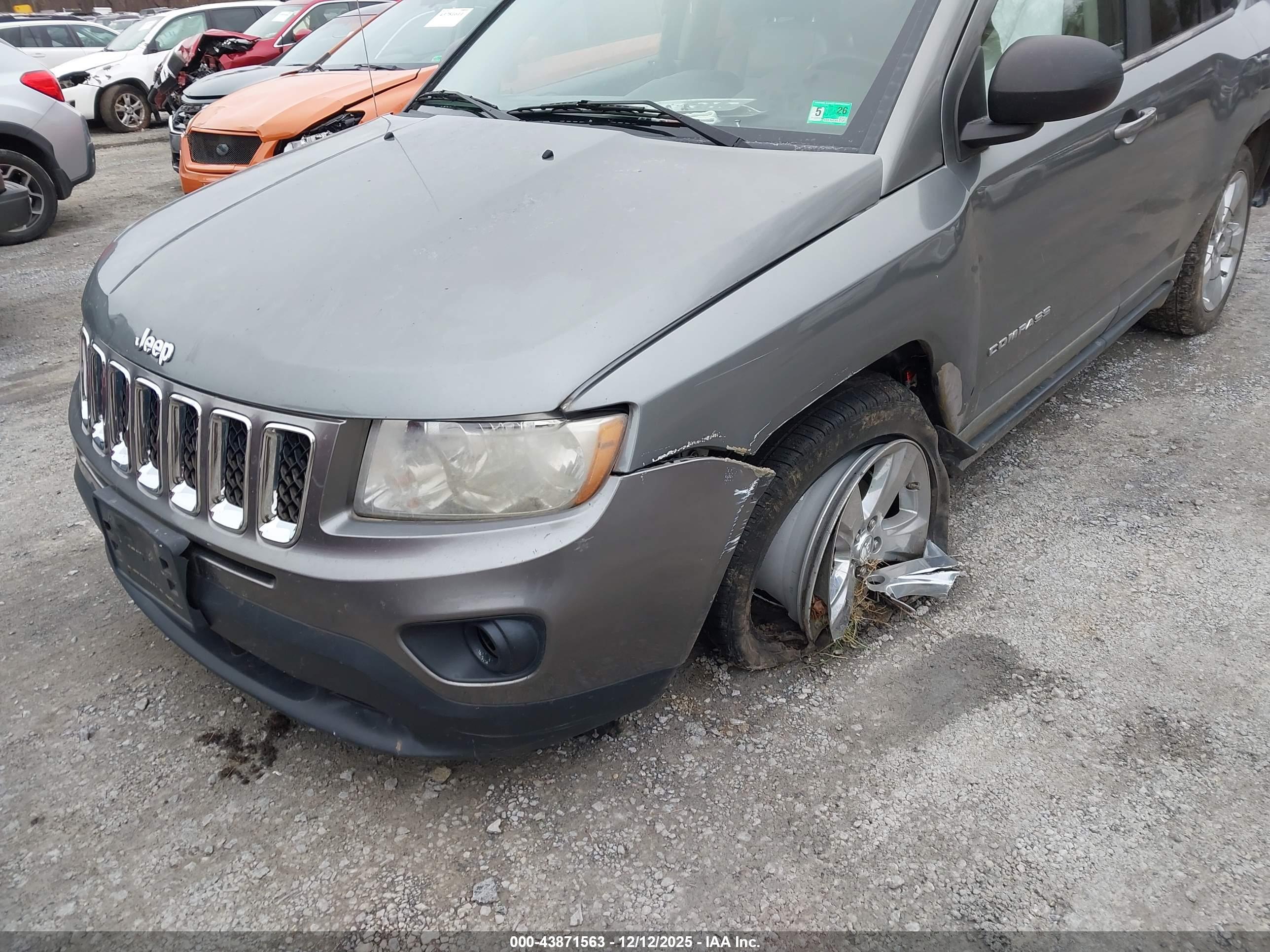 JEEP COMPASS image 6