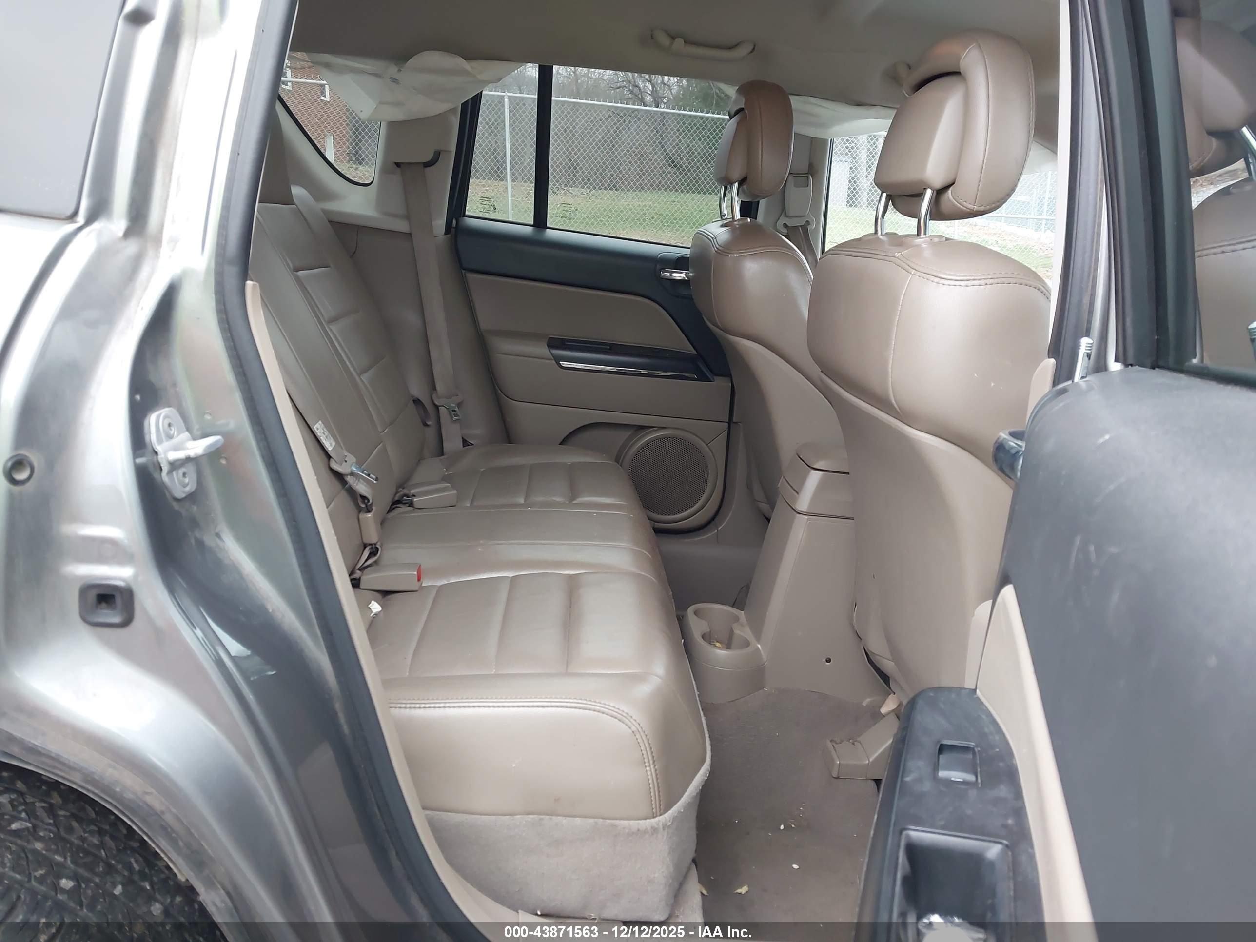 JEEP COMPASS image 8