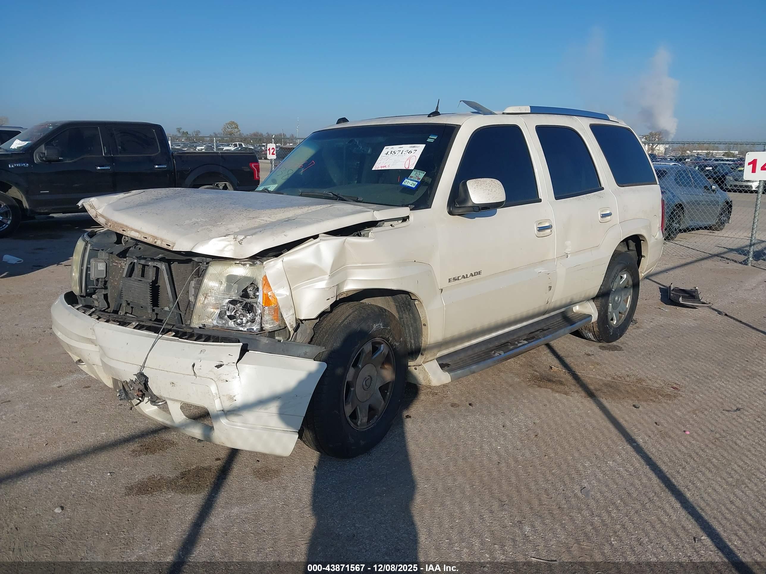 CADILLAC ESCALADE image 2