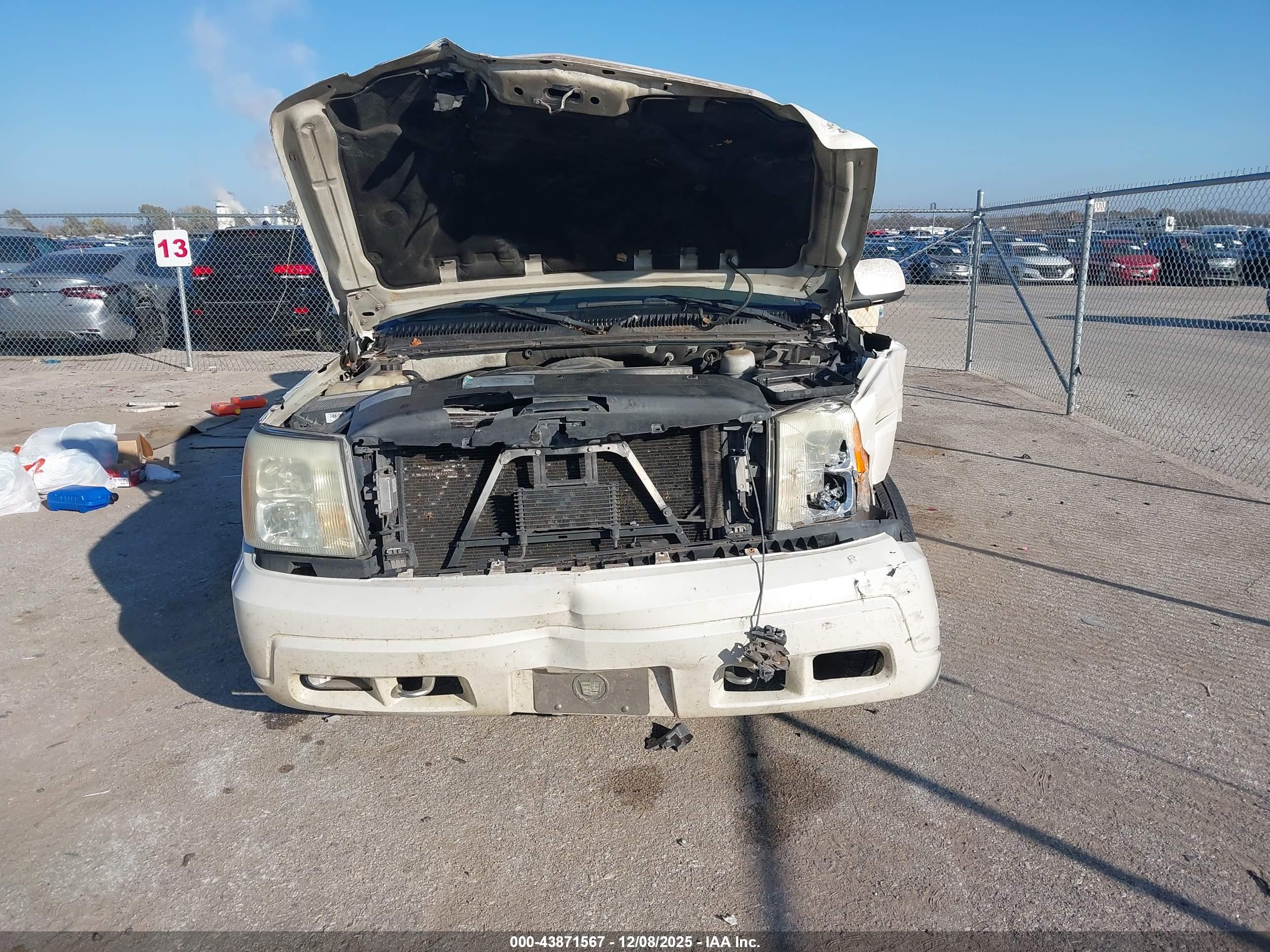 CADILLAC ESCALADE image 6